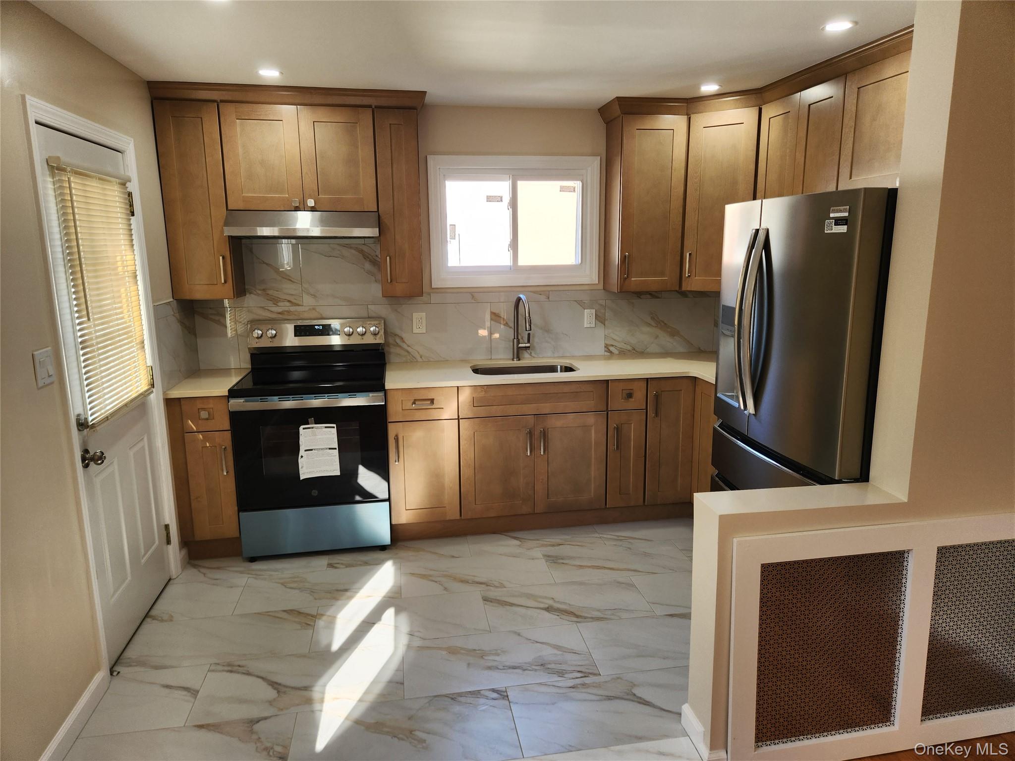 #8 photo, 419 Coolidge Avenue, Rockville Centre , NY 11570