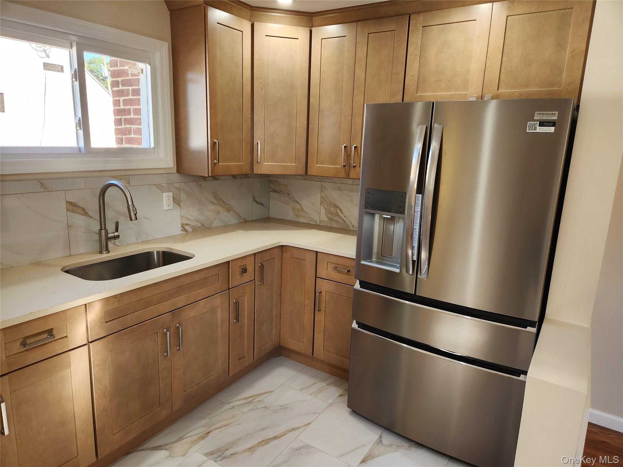 #9 photo, 419 Coolidge Avenue, Rockville Centre , NY 11570