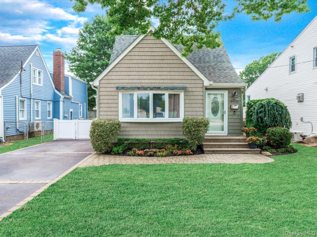 #1 photo, 2608 Montauk Avenue, 长岛 Merrick , NY 11566