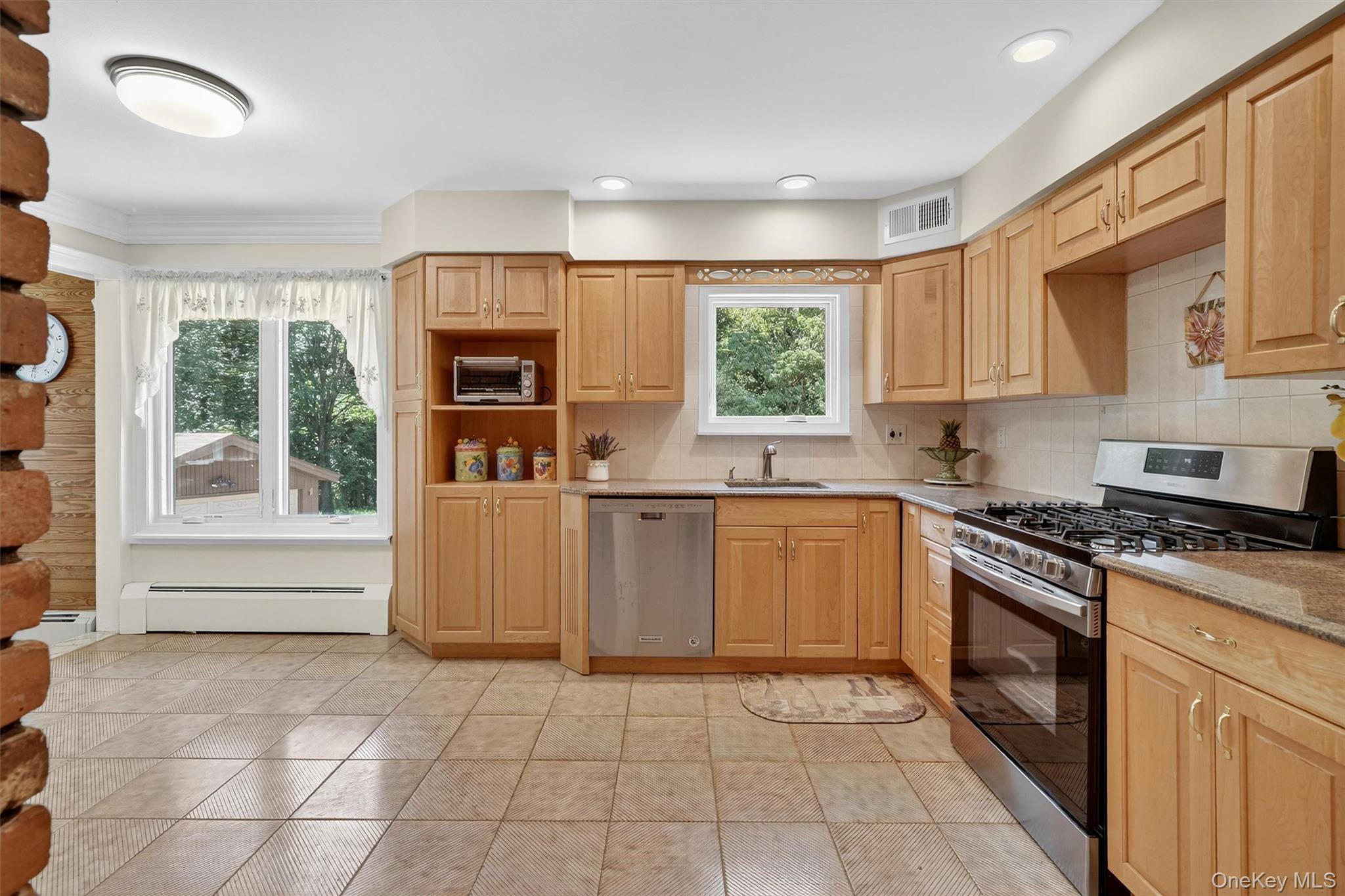 #19 photo, 10 Wesley Court, Congers , NY 10920