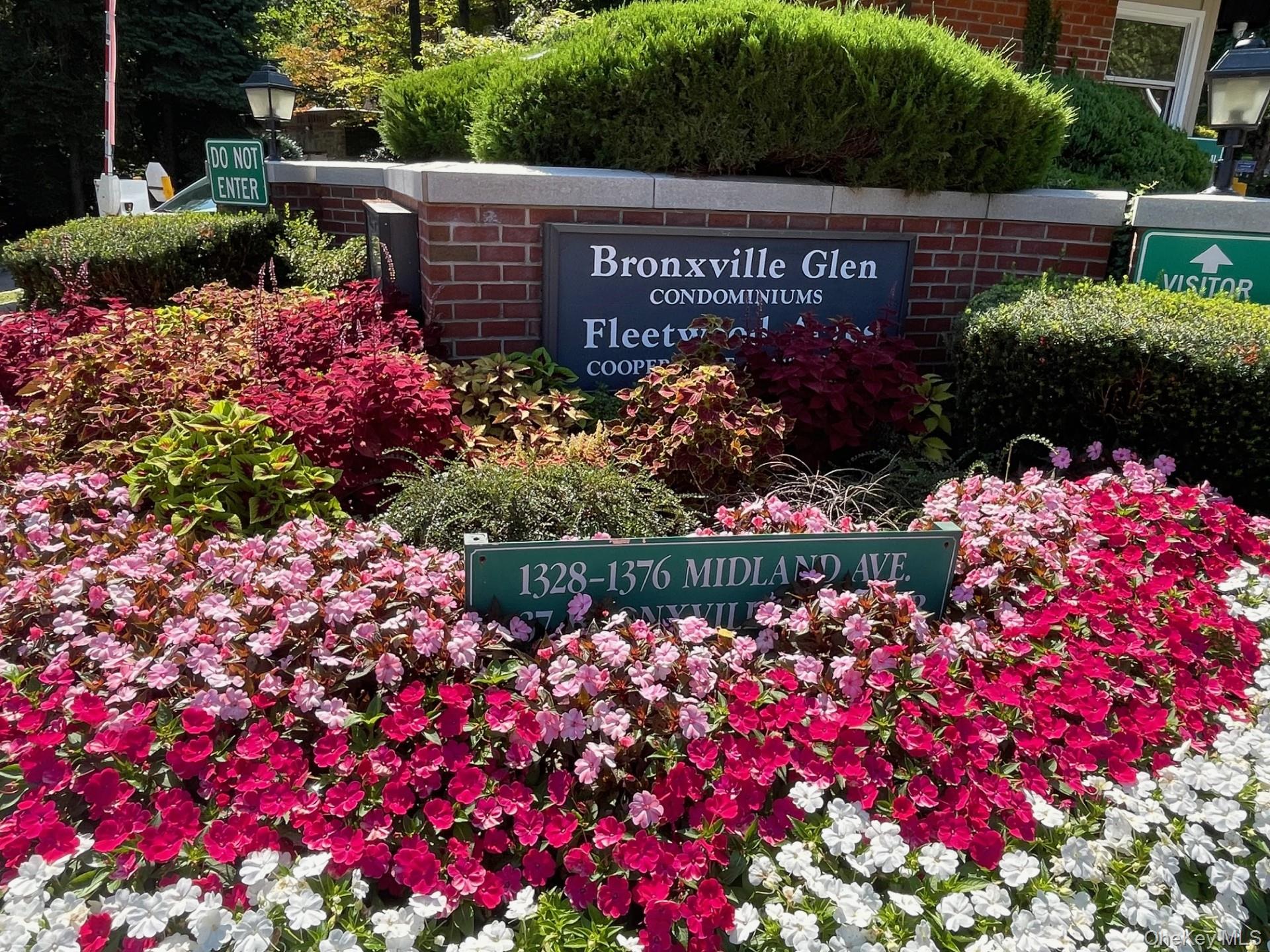 #1 photo, 1360 Midland Avenue, ब्रोंक्स Bronxville , NY 10708