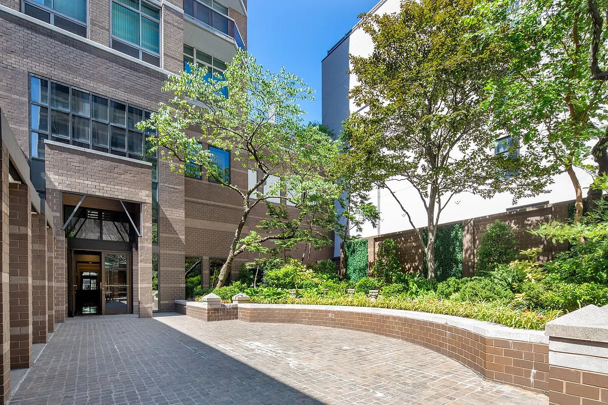 #13 photo, 188 E 64TH Street, Lenox Hill , NY 10065