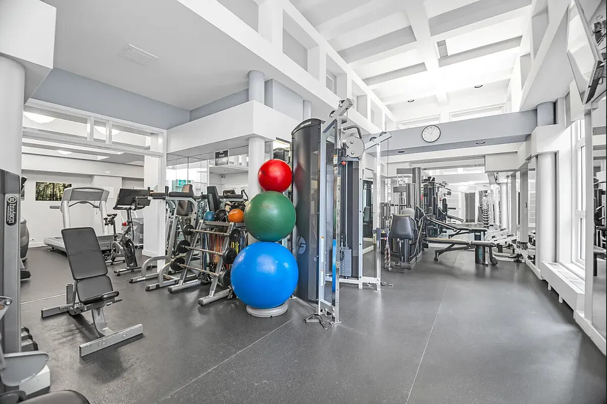 #16 photo, 188 E 64TH Street, Lenox Hill , NY 10065