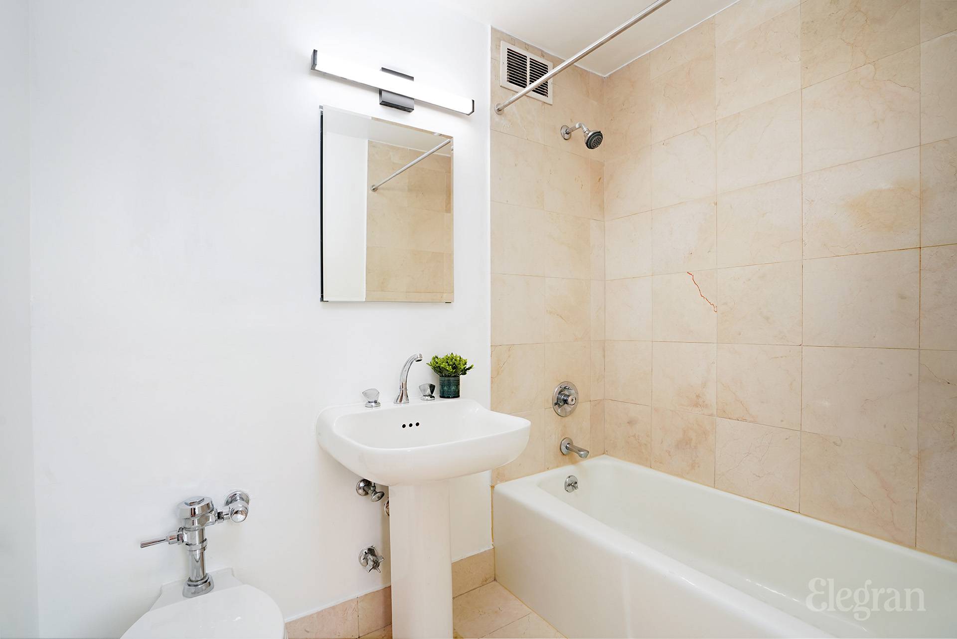 #8 photo, 300 E 90th Street, Upper East Side , NY 10128