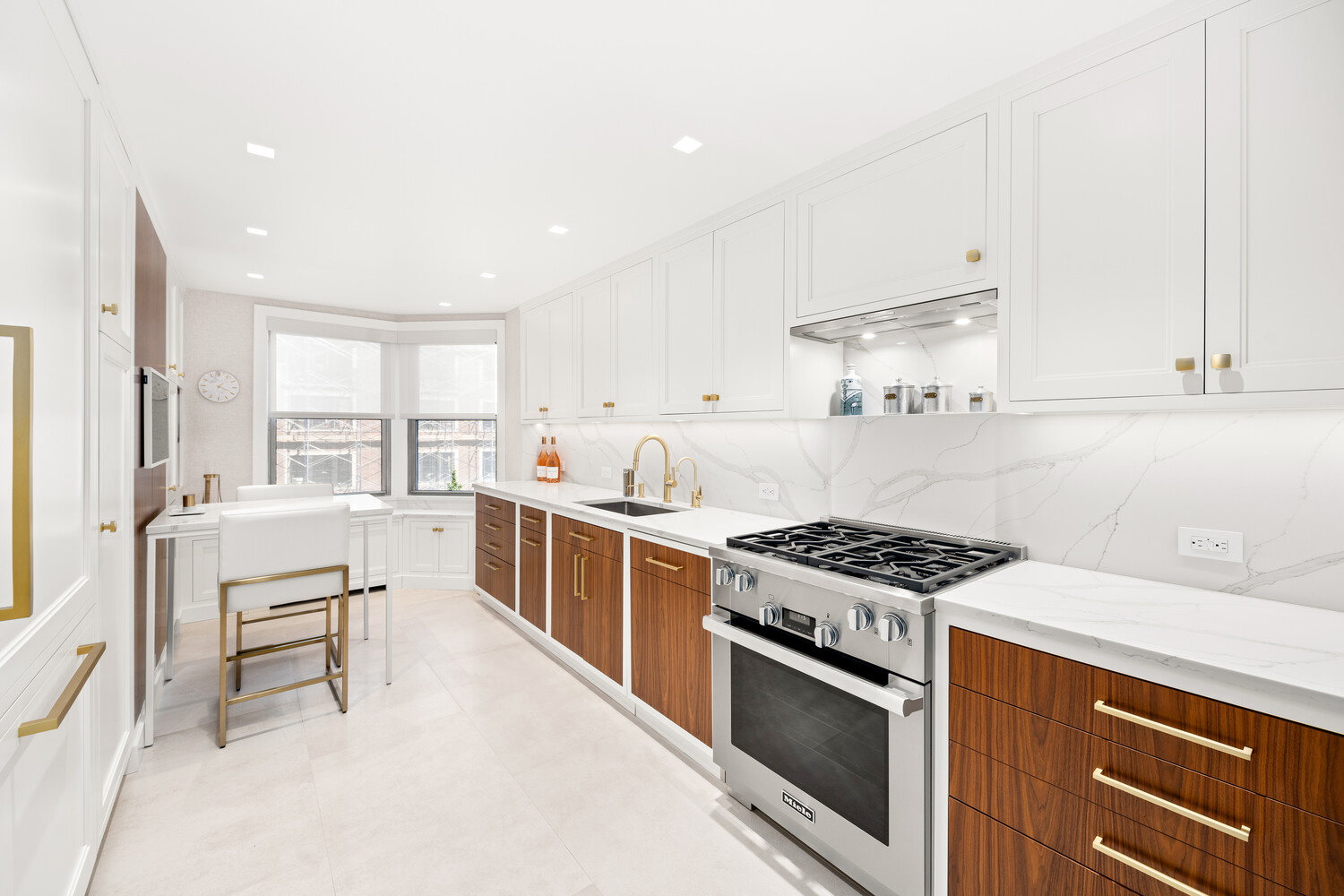 #1 photo, 114 E 72ND Street, Lenox Hill , NY 10021