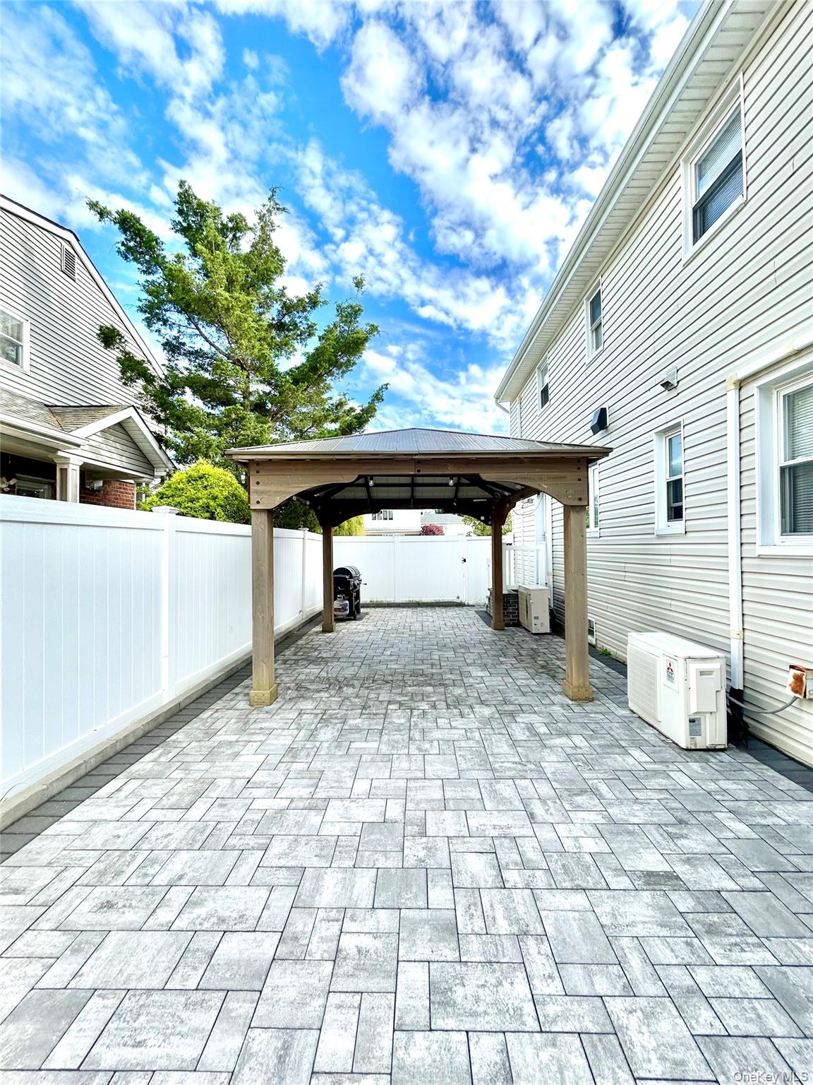 #20 photo, 745 S Oyster Bay Road, Bethpage , NY 11714