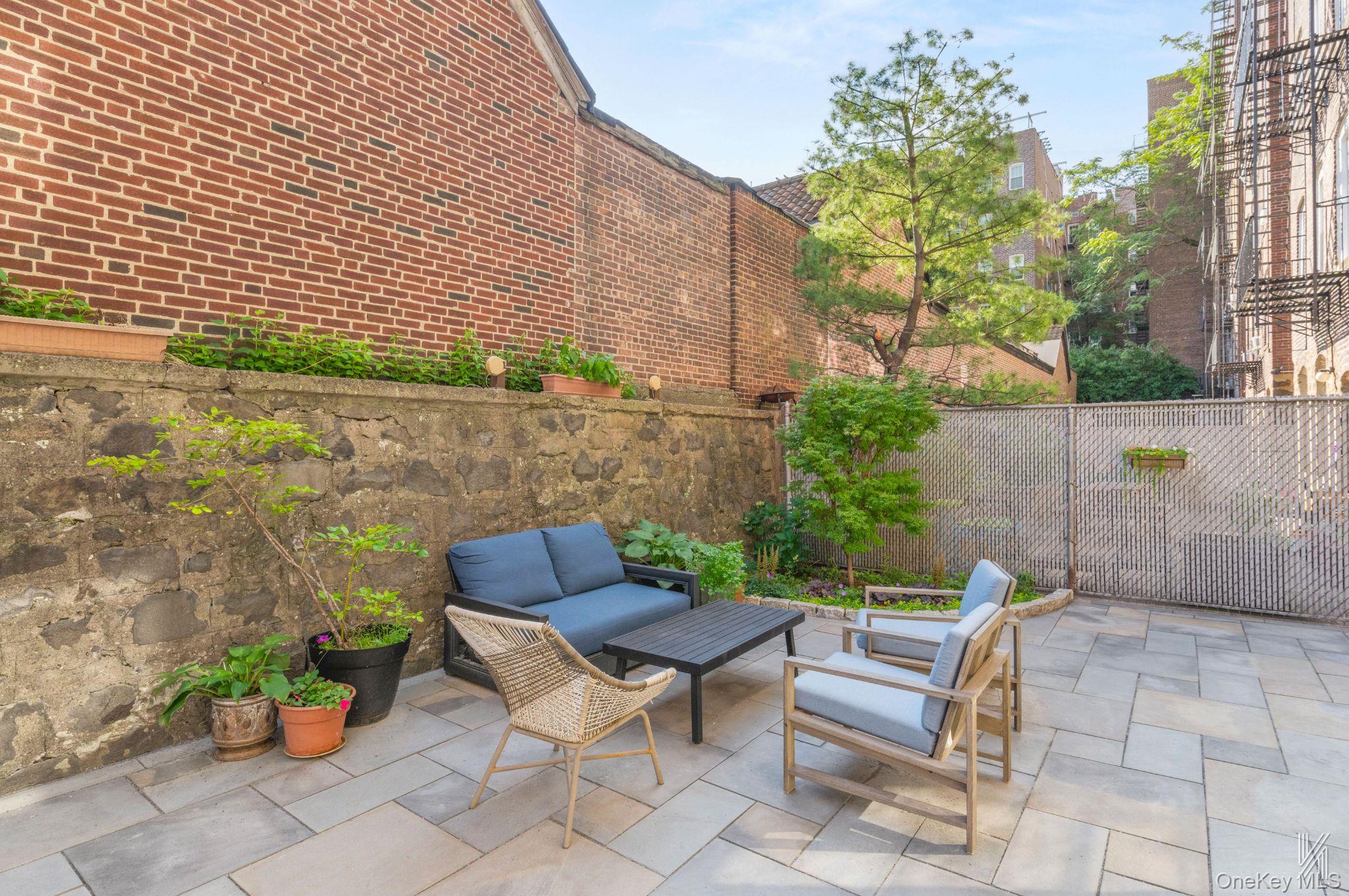 #14 photo, 34-39 82nd Street, クイーンズ区 Jackson Heights , NY 11372