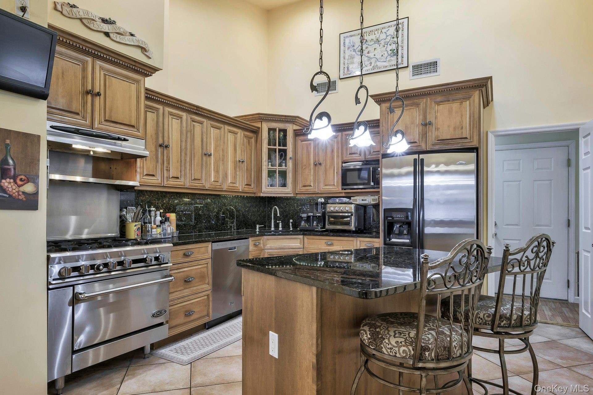 #11 photo, 4 E Hill Drive, Smithtown , NY 11787