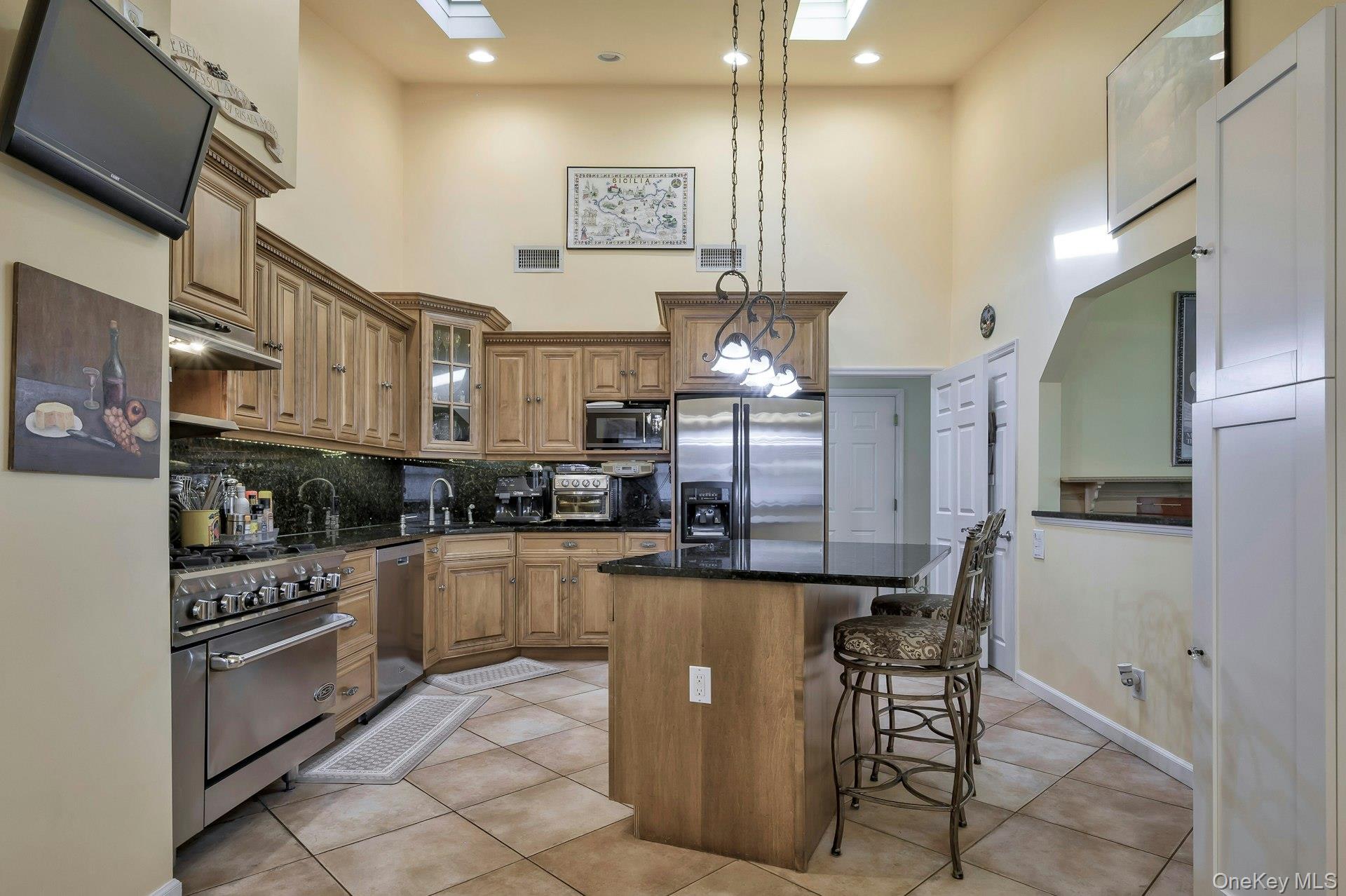 #13 photo, 4 E Hill Drive, Smithtown , NY 11787