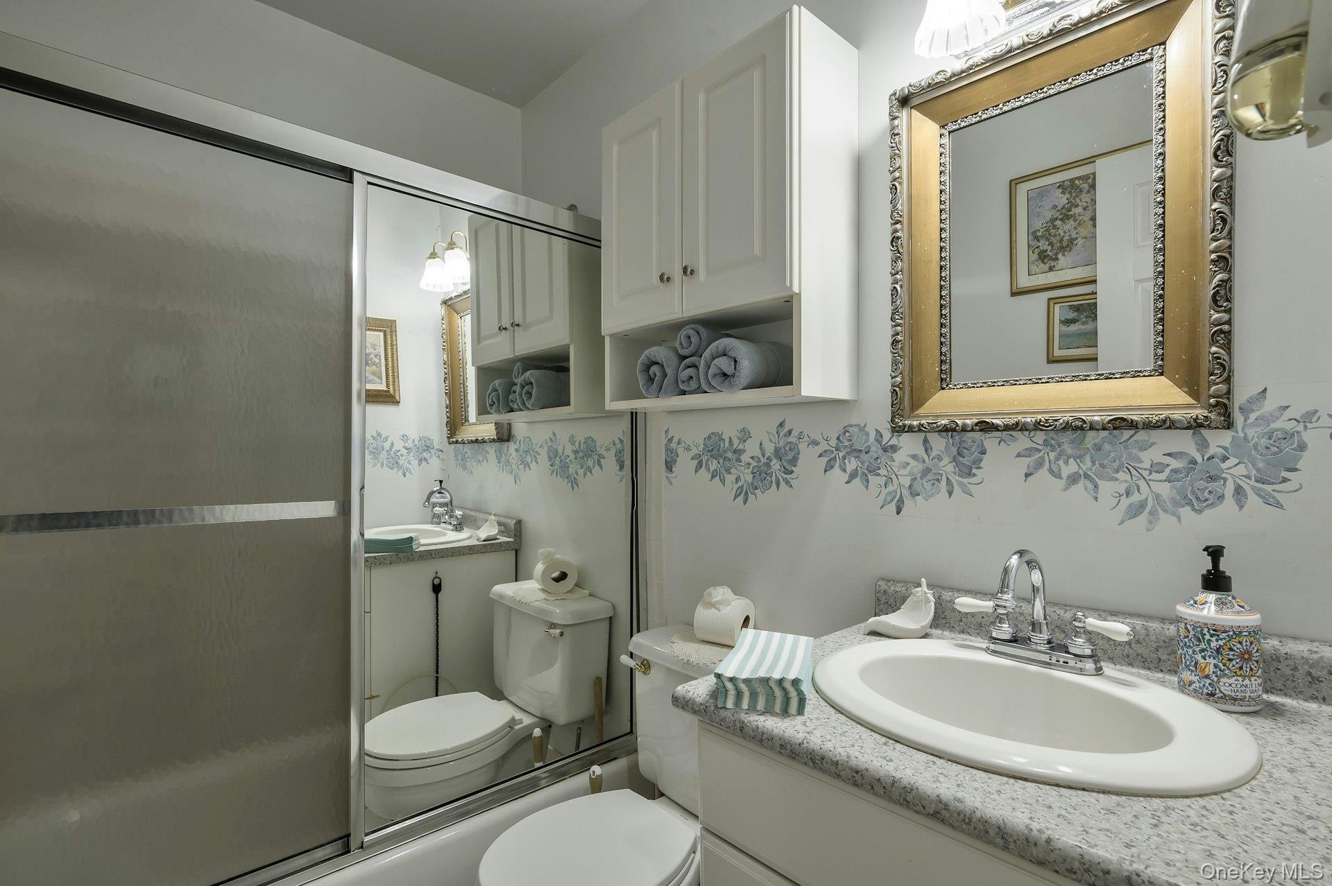 #17 photo, 4 E Hill Drive, Smithtown , NY 11787