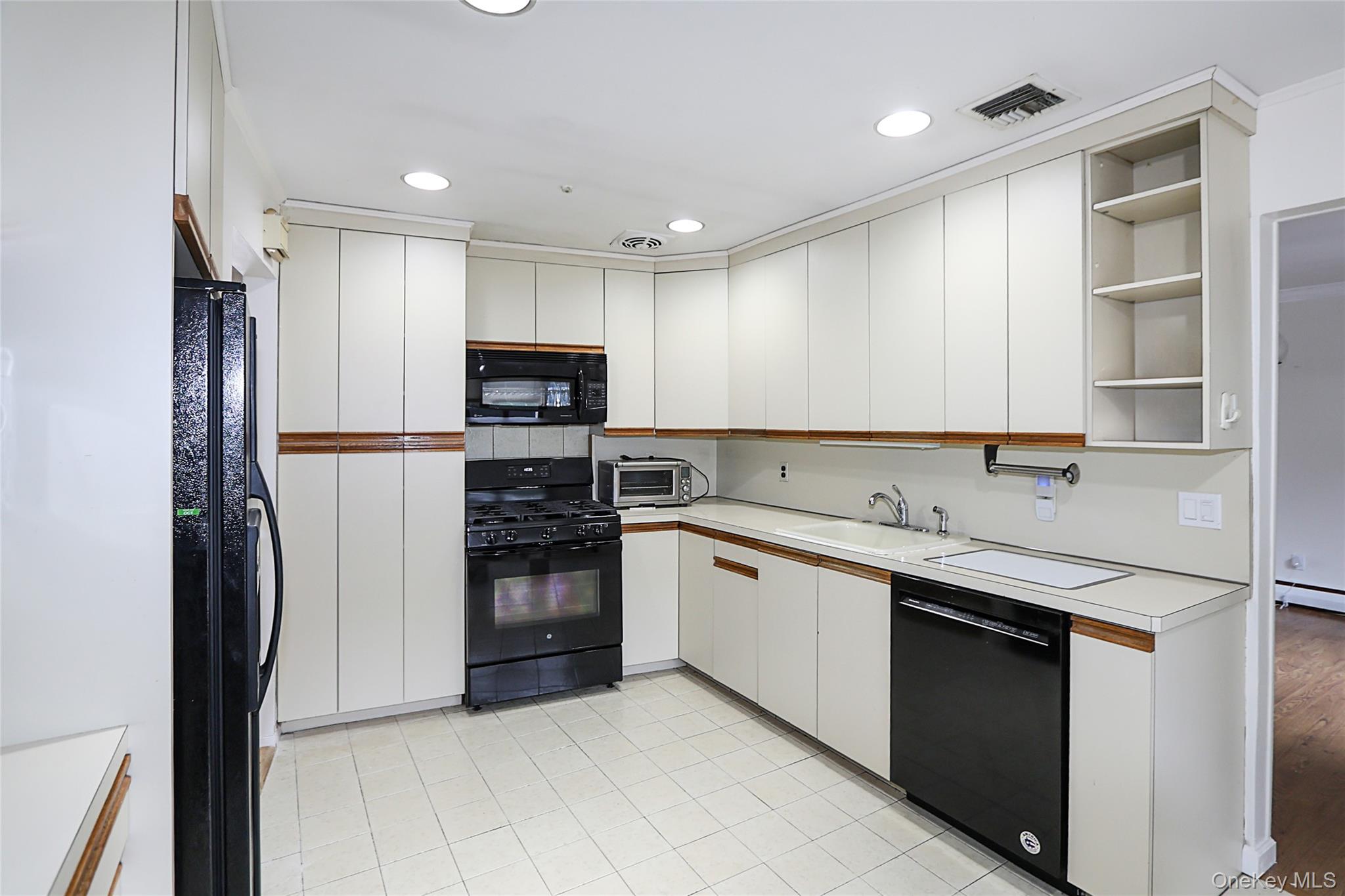 #15 photo, 14 Glenn Drive, Woodbury , NY 11797