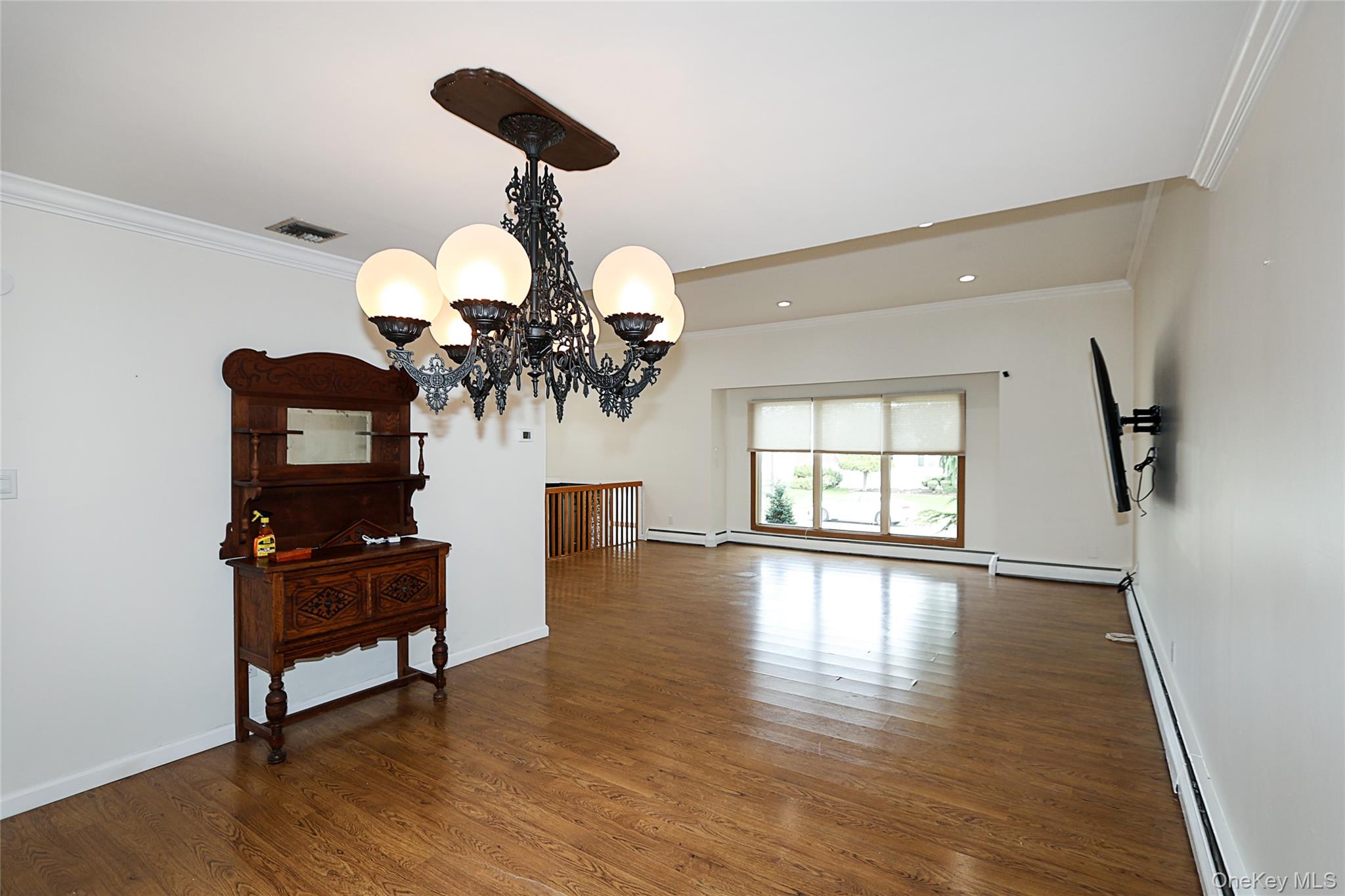 #19 photo, 14 Glenn Drive, Woodbury , NY 11797