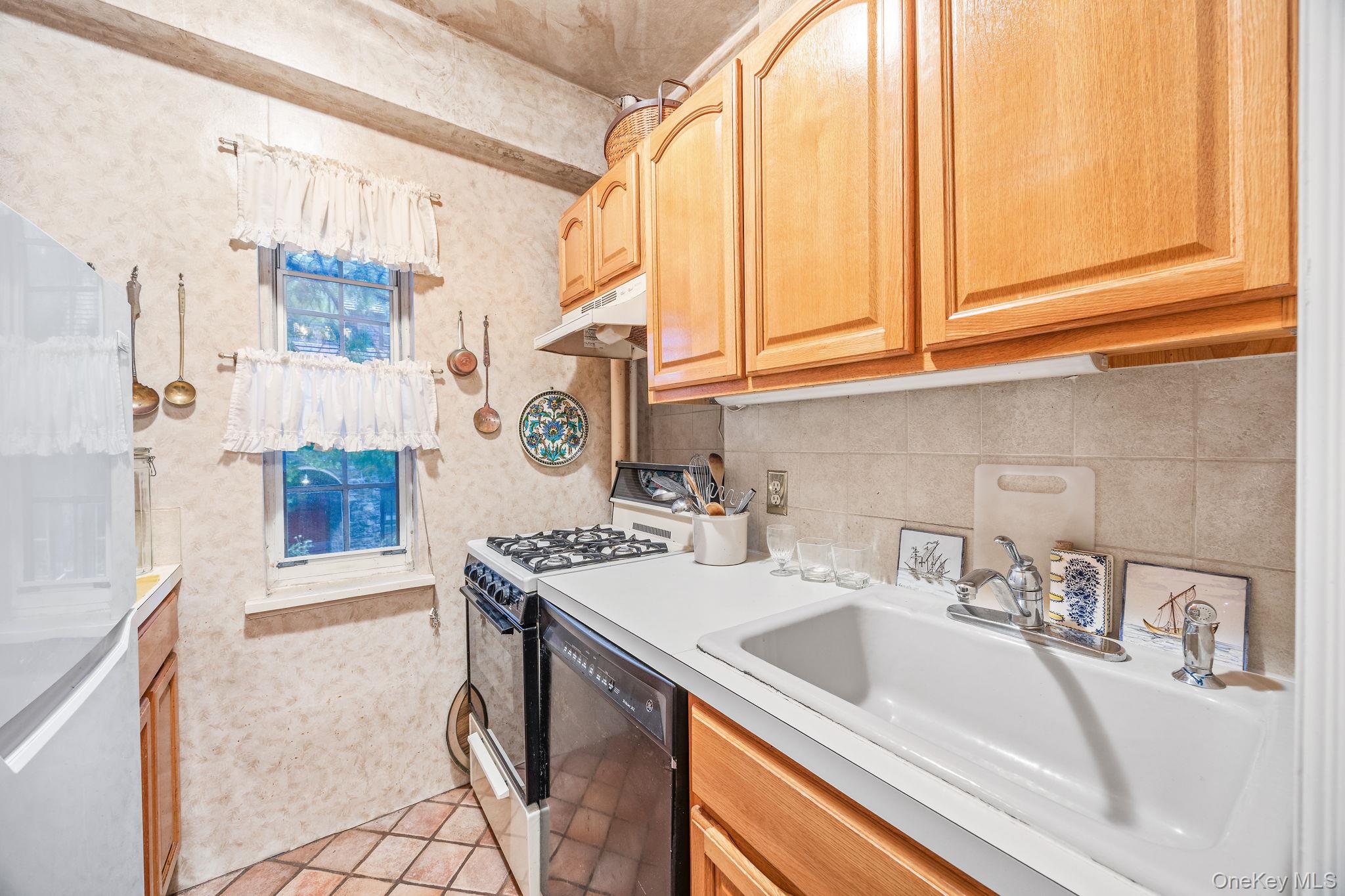 #10 photo, 20 continental Avenue, クイーンズ区 Forest Hills , NY 11375