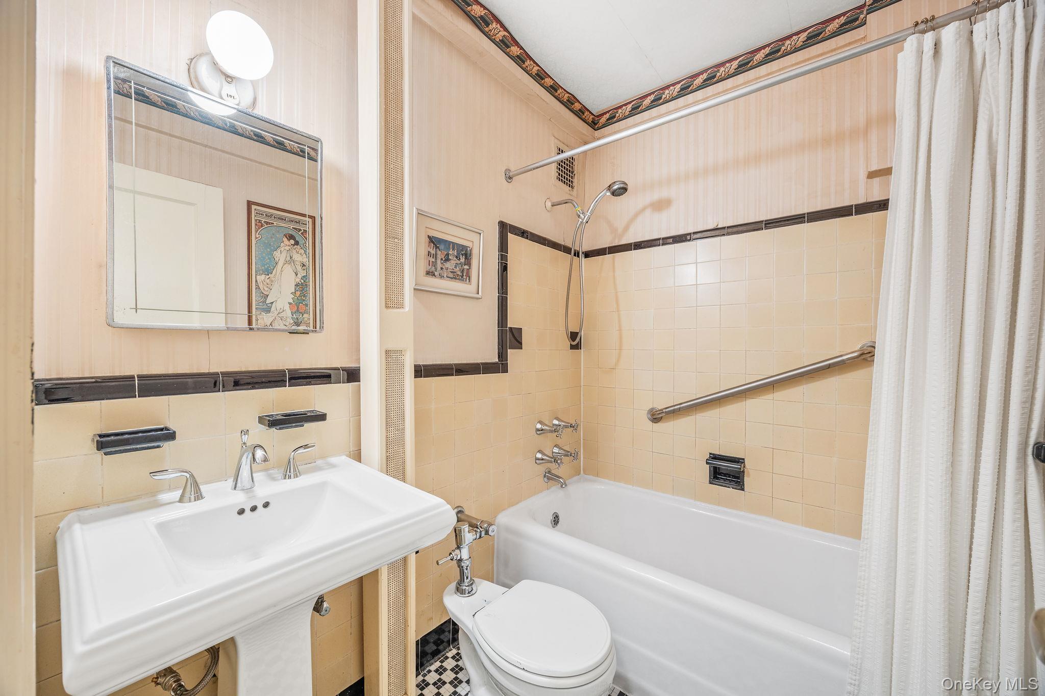 #12 photo, 20 continental Avenue, クイーンズ区 Forest Hills , NY 11375