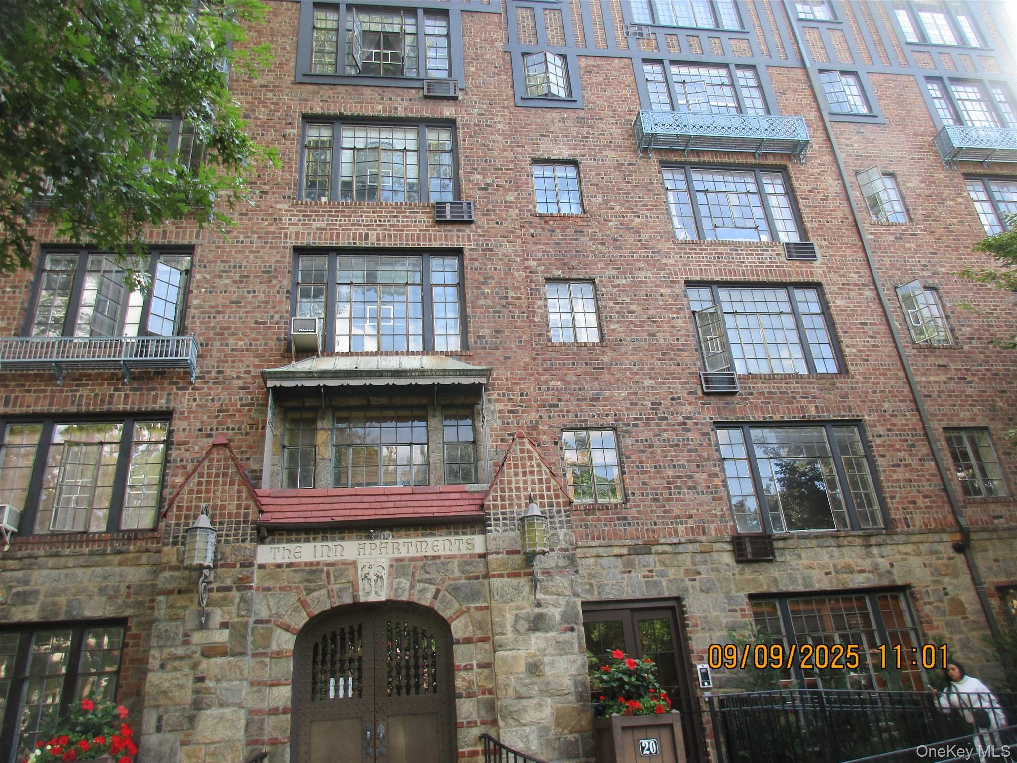 #18 photo, 20 continental Avenue, クイーンズ区 Forest Hills , NY 11375