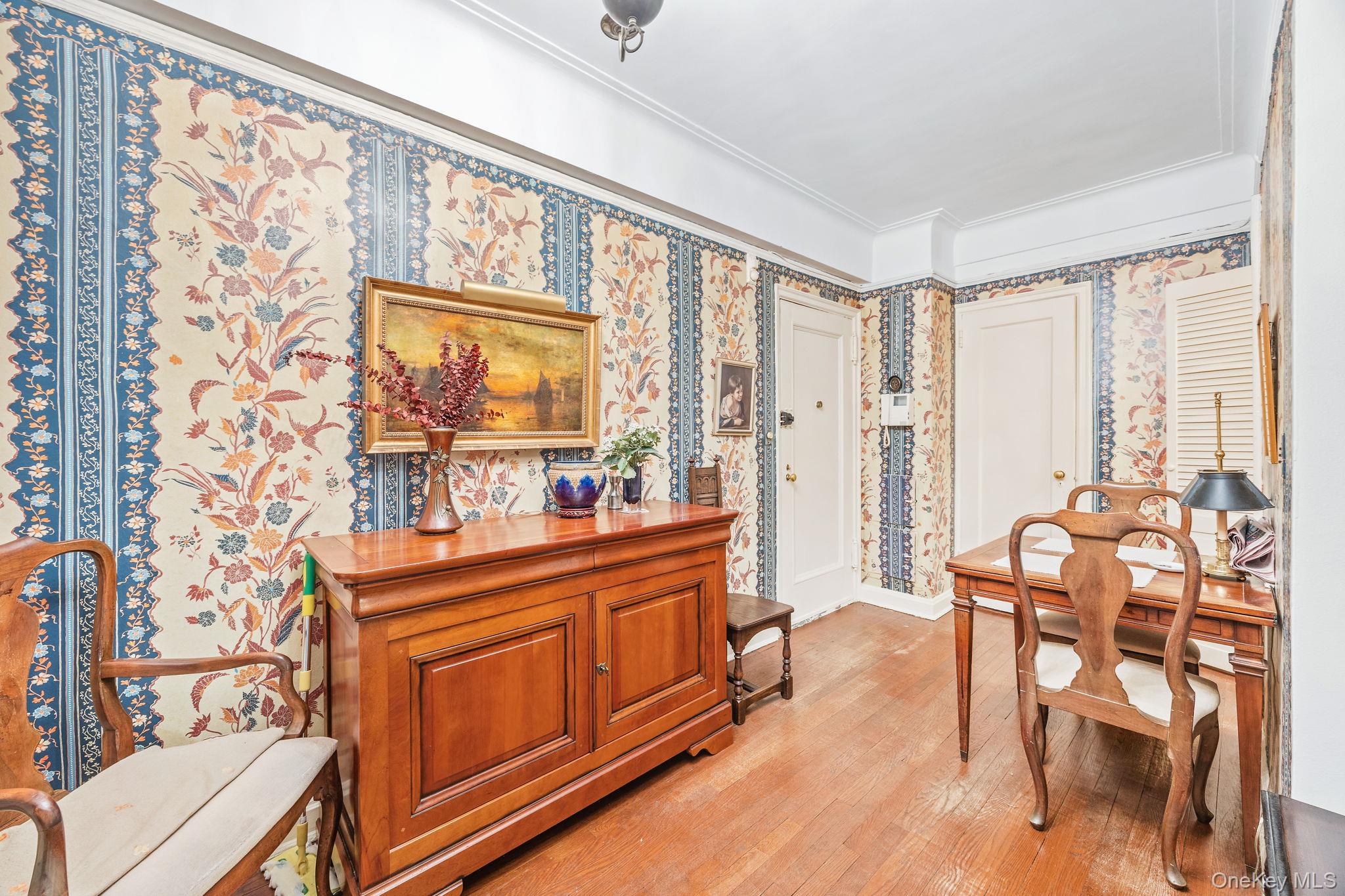 #3 photo, 20 continental Avenue, クイーンズ区 Forest Hills , NY 11375