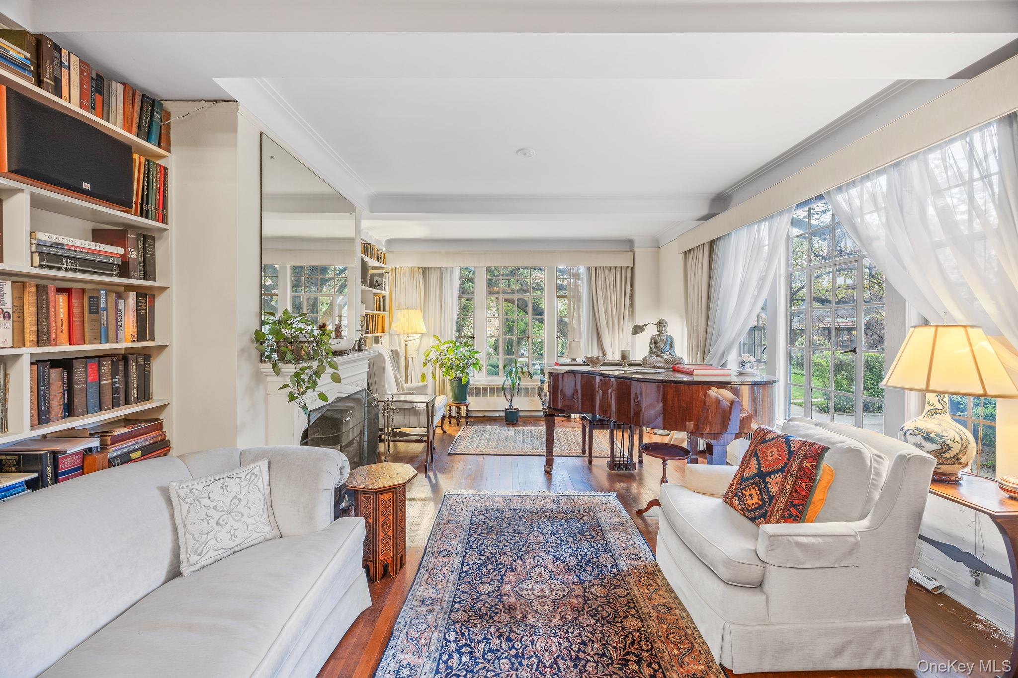 #6 photo, 20 continental Avenue, クイーンズ区 Forest Hills , NY 11375