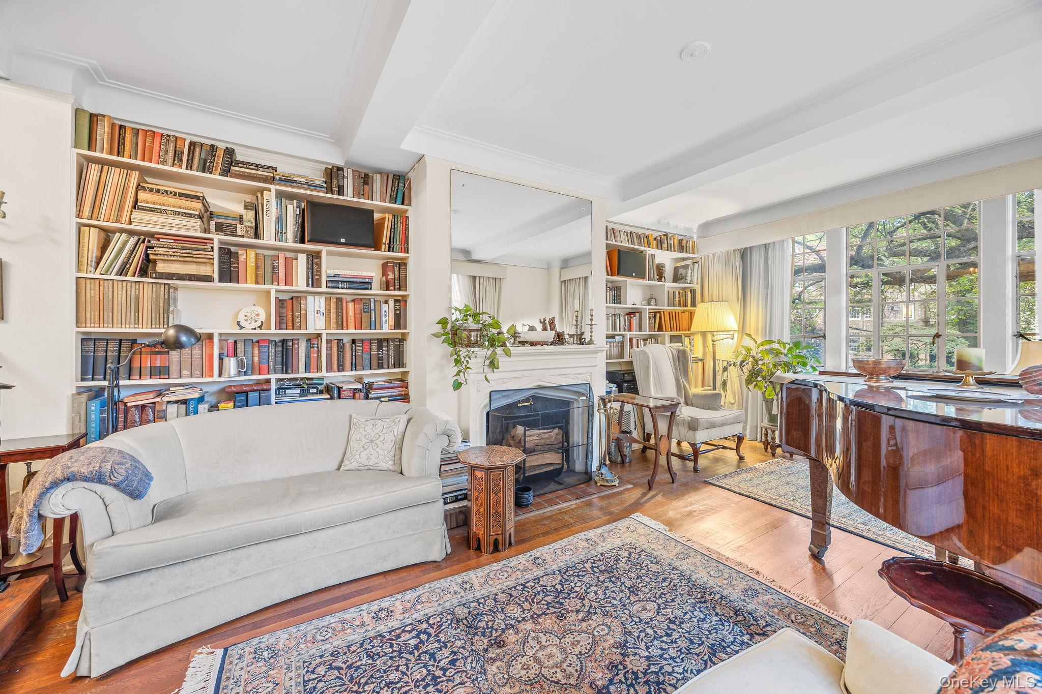 #7 photo, 20 continental Avenue, クイーンズ区 Forest Hills , NY 11375