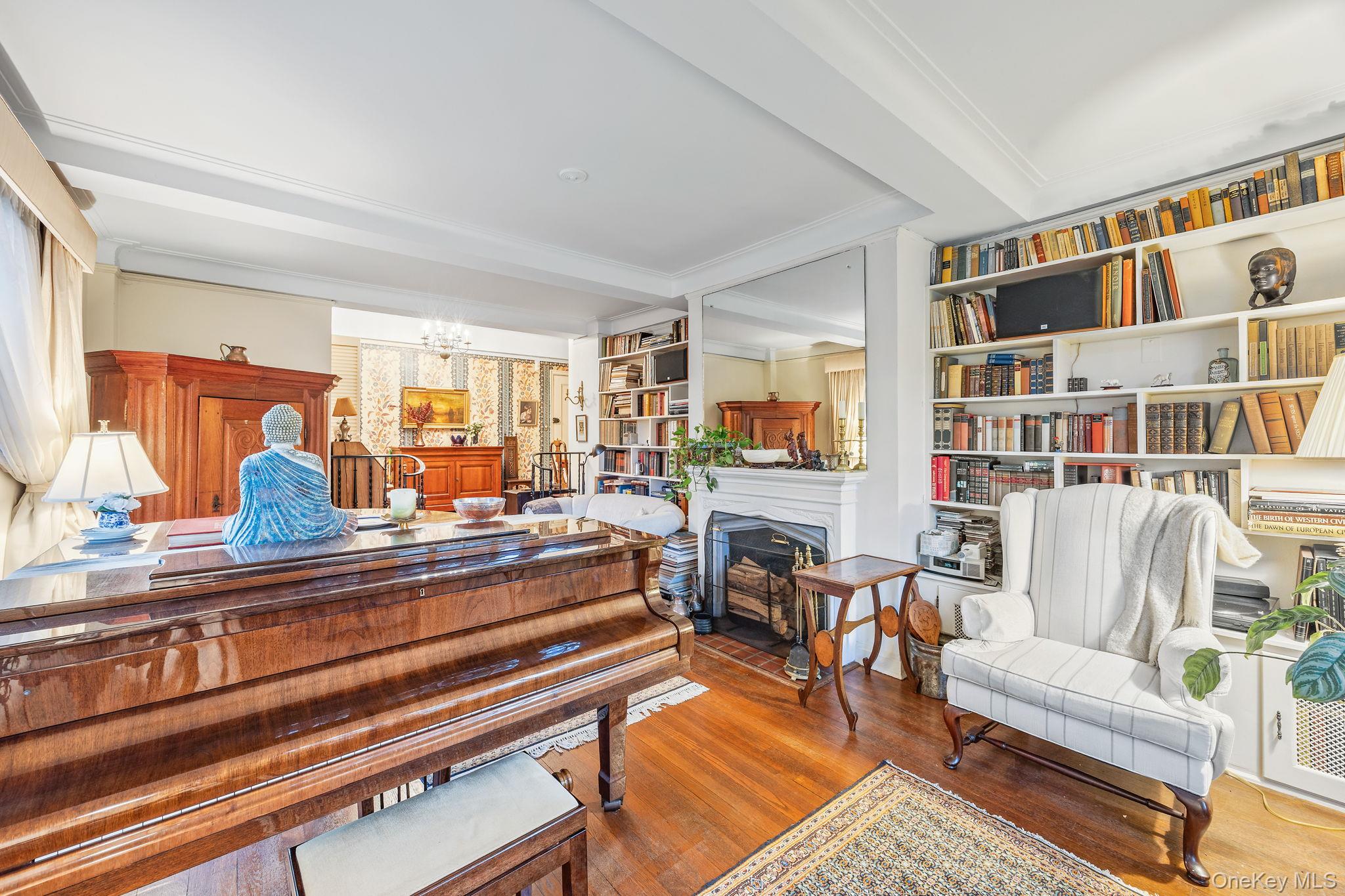 #8 photo, 20 continental Avenue, クイーンズ区 Forest Hills , NY 11375