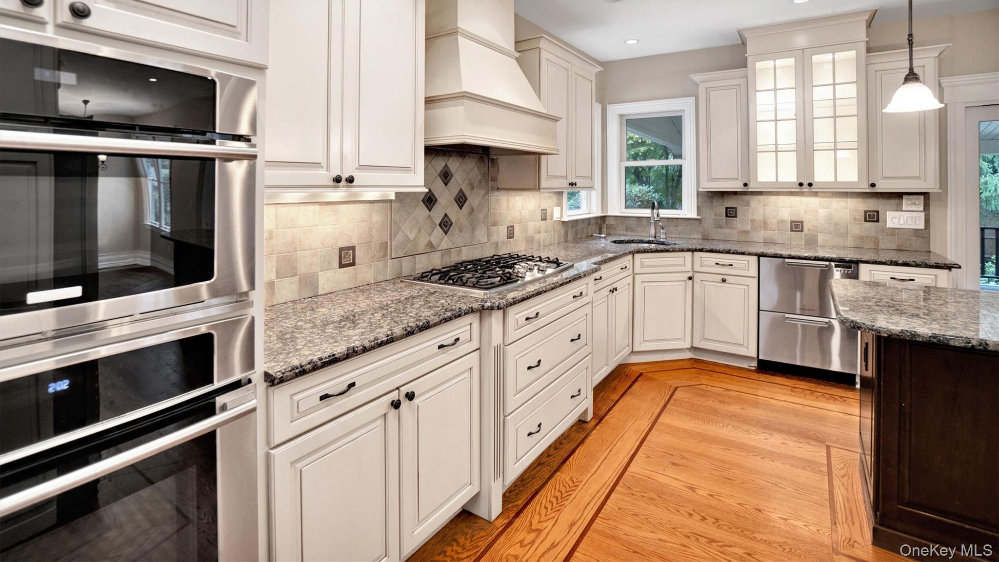 #16 photo, 811 Canal Road, Mount Sinai , NY 11766