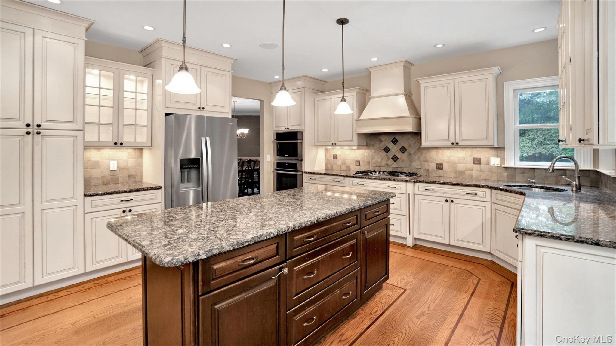 #17 photo, 811 Canal Road, Mount Sinai , NY 11766