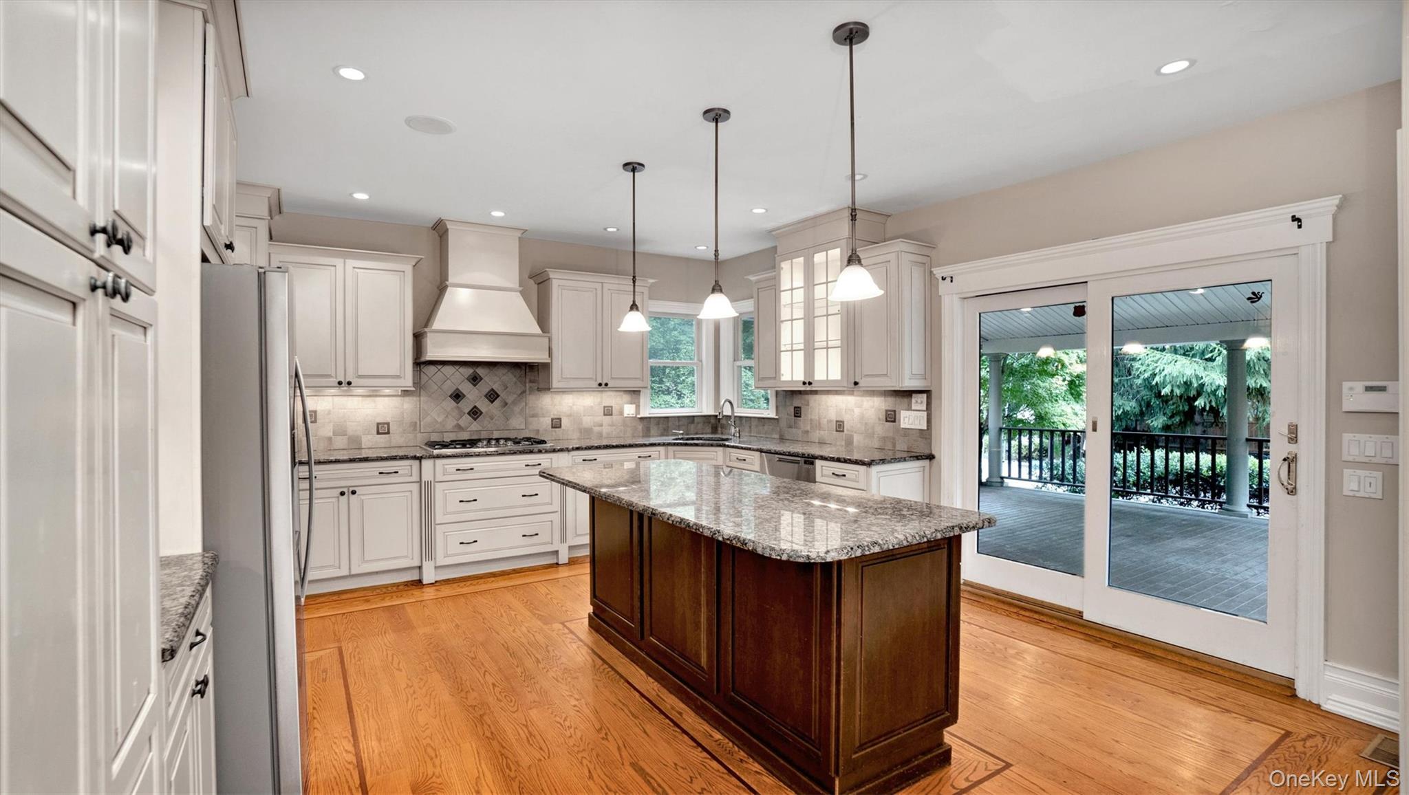 #18 photo, 811 Canal Road, Mount Sinai , NY 11766