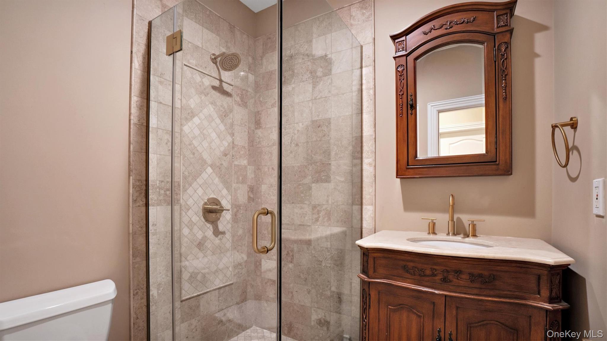 #20 photo, 811 Canal Road, Mount Sinai , NY 11766