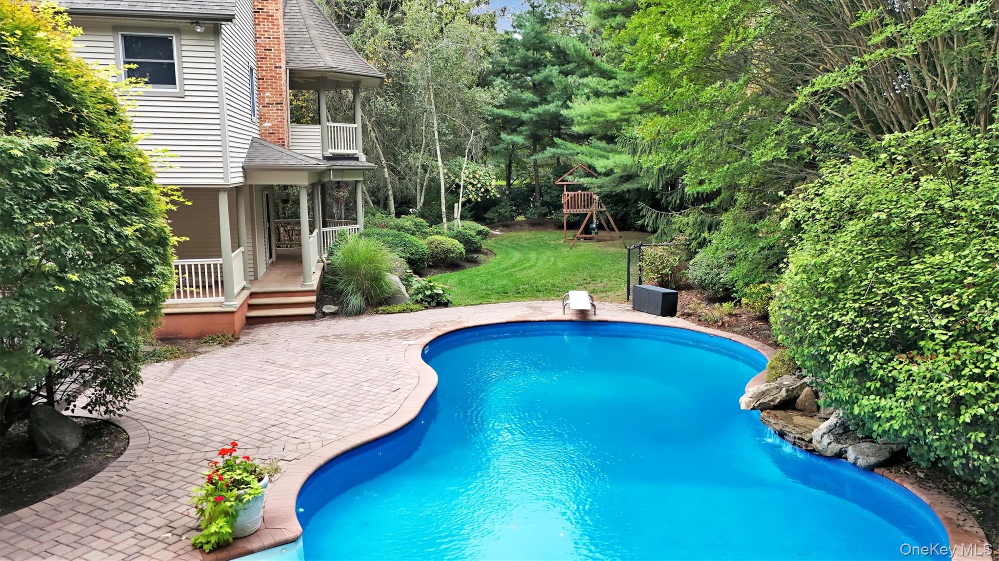 #7 photo, 811 Canal Road, Mount Sinai , NY 11766