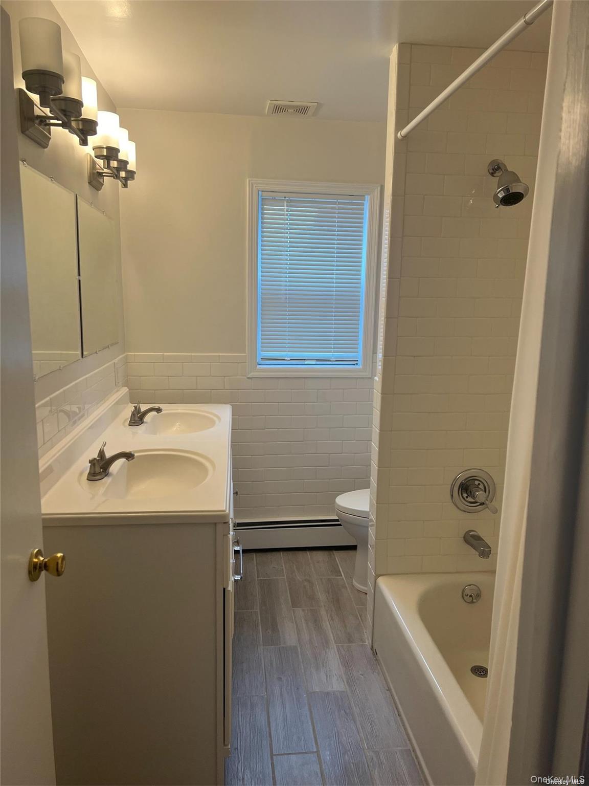 #10 photo, 77 Andrew Street, Manhasset , NY 11030