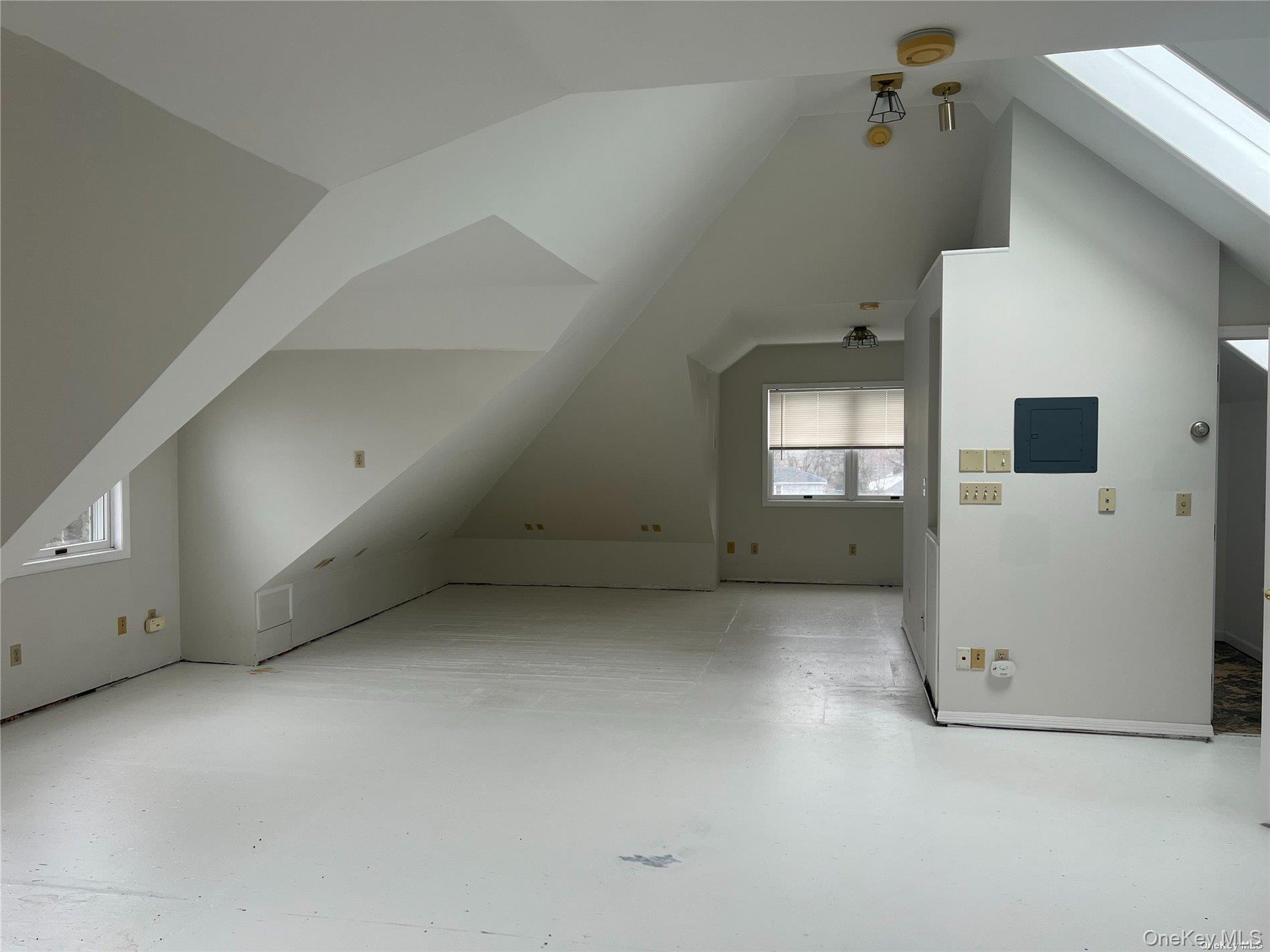 #12 photo, 77 Andrew Street, Manhasset , NY 11030