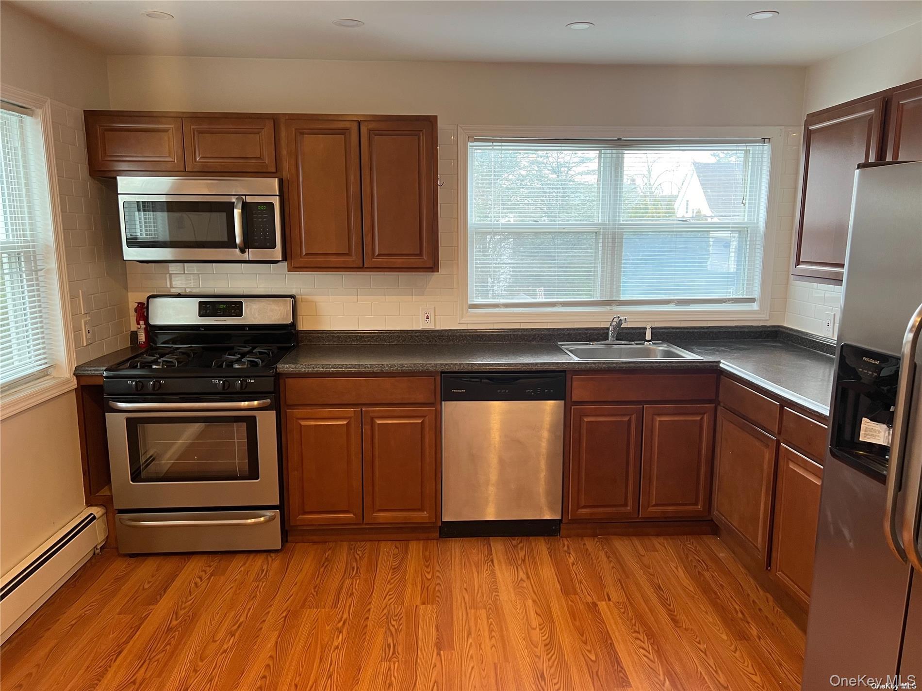 #4 photo, 77 Andrew Street, Manhasset , NY 11030