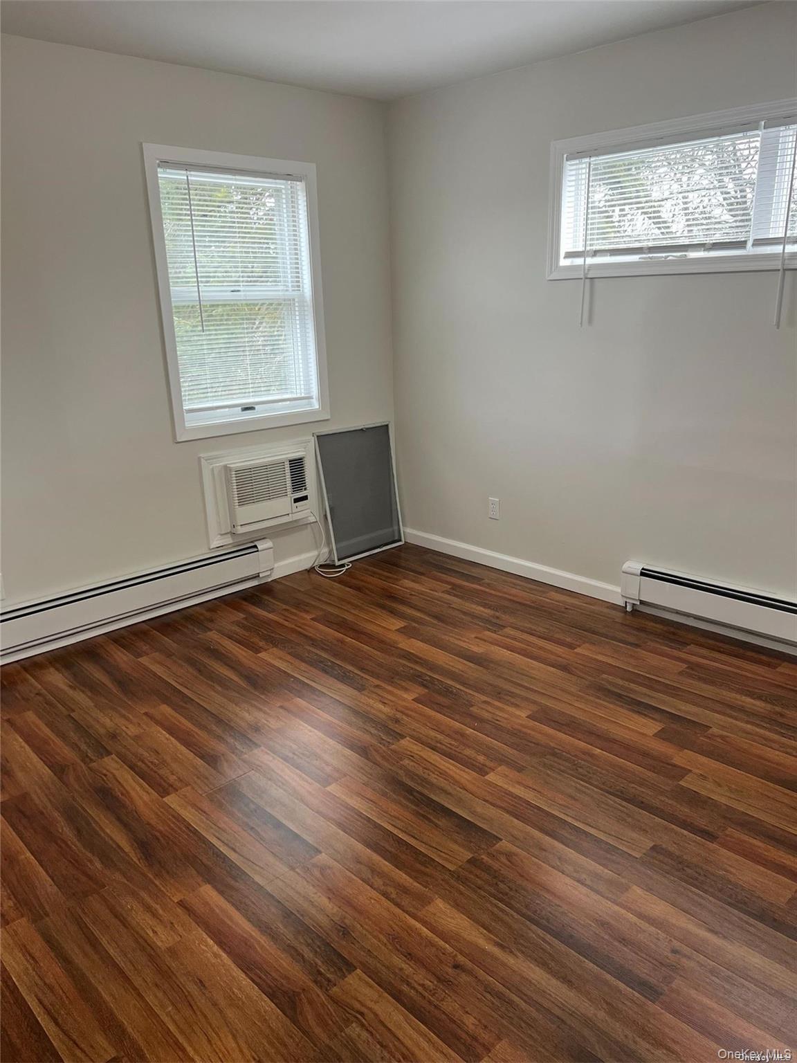 #8 photo, 77 Andrew Street, Manhasset , NY 11030