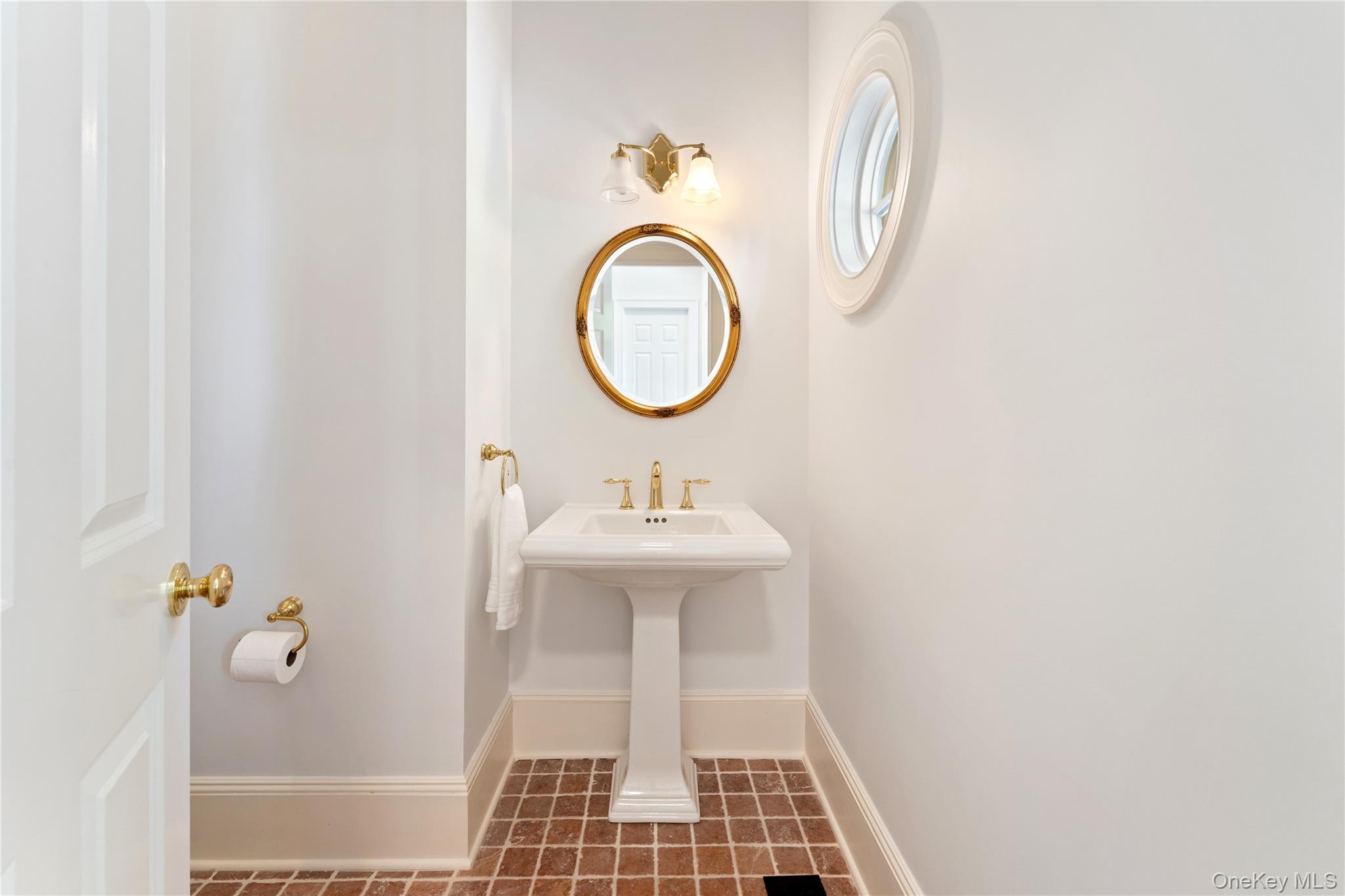 #19 photo, 2 Belmont Drive, Irvington , NY 10533