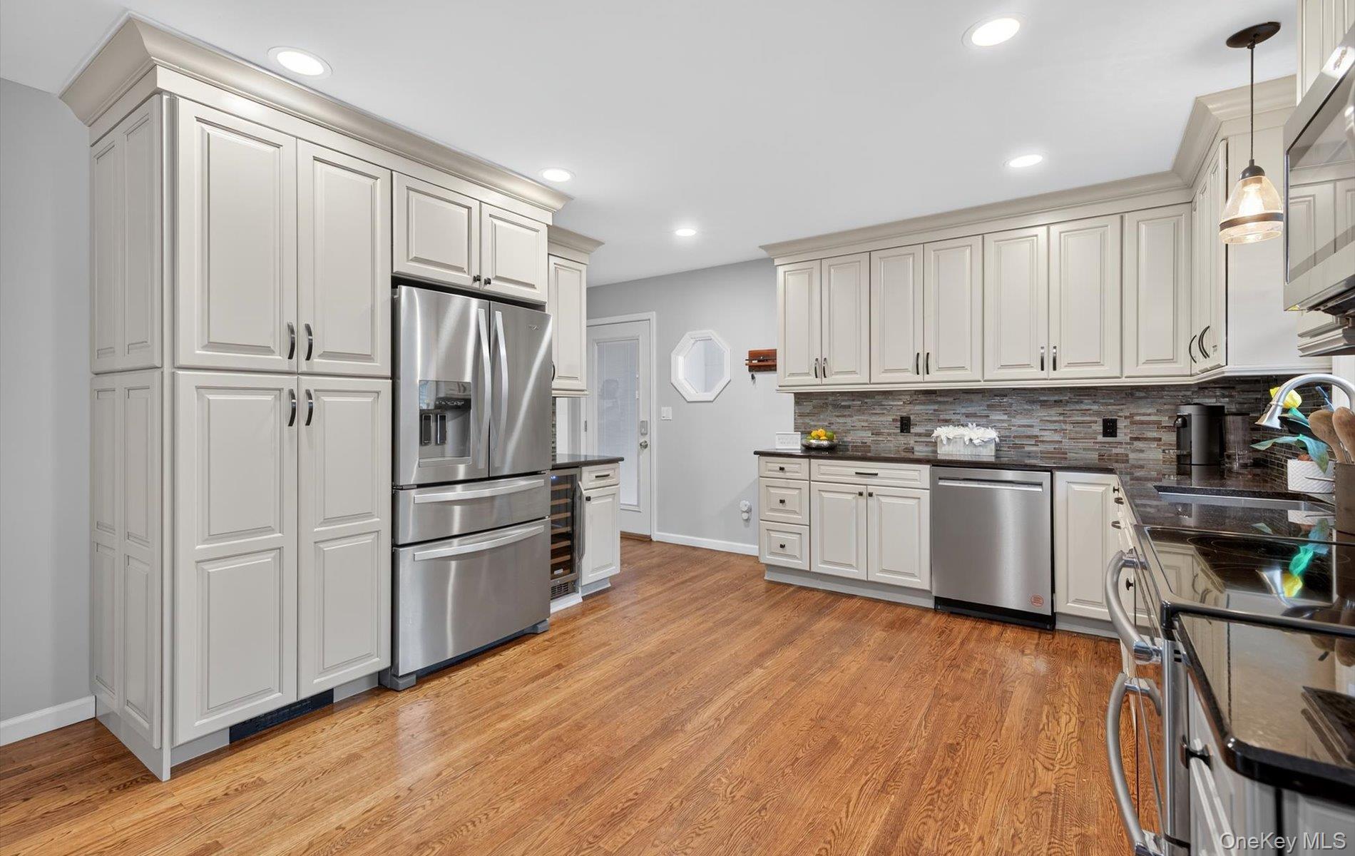 #1 photo, 221 6th Street, Saint James , NY 11780