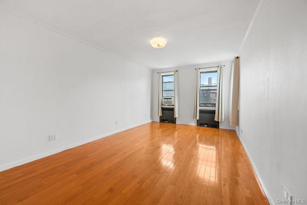 #8 photo, 69-40 Yellowstone Boulevard, Forest Hills , NY 11375