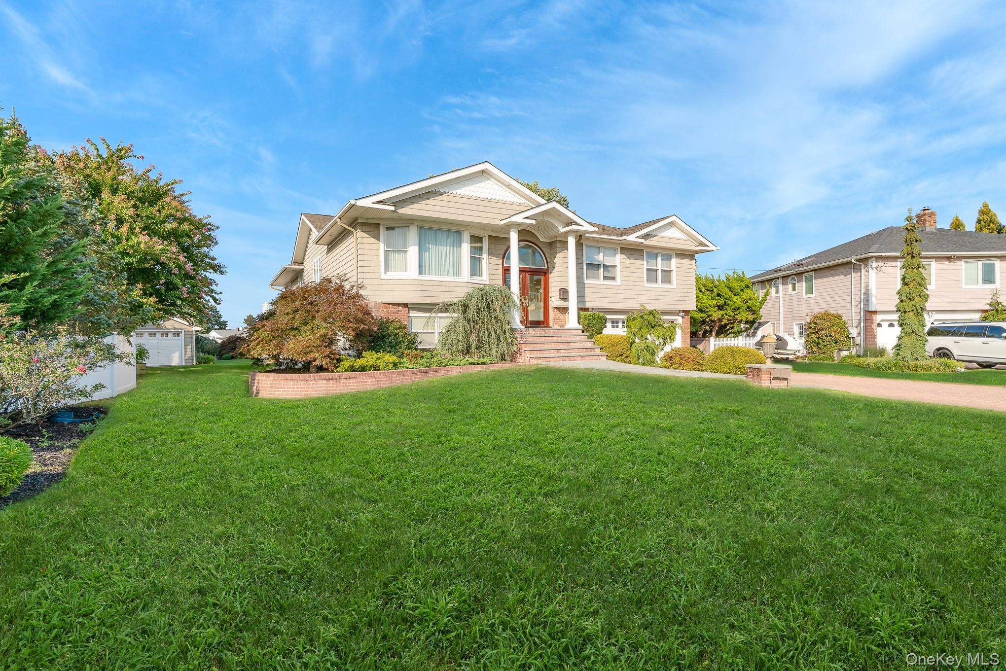 #1 photo, 43 Duck Lane, West Islip , NY 11795