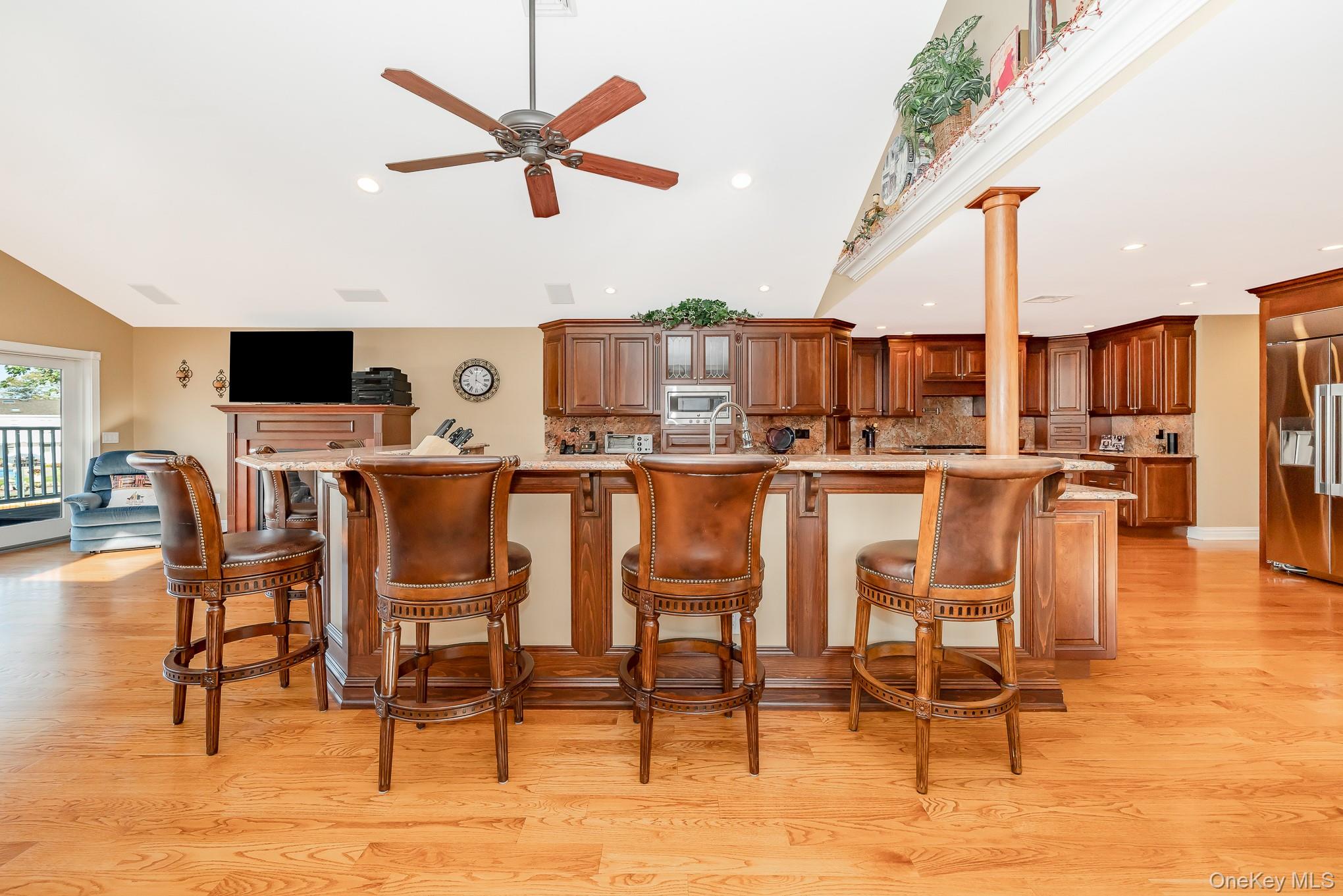 #11 photo, 43 Duck Lane, West Islip , NY 11795