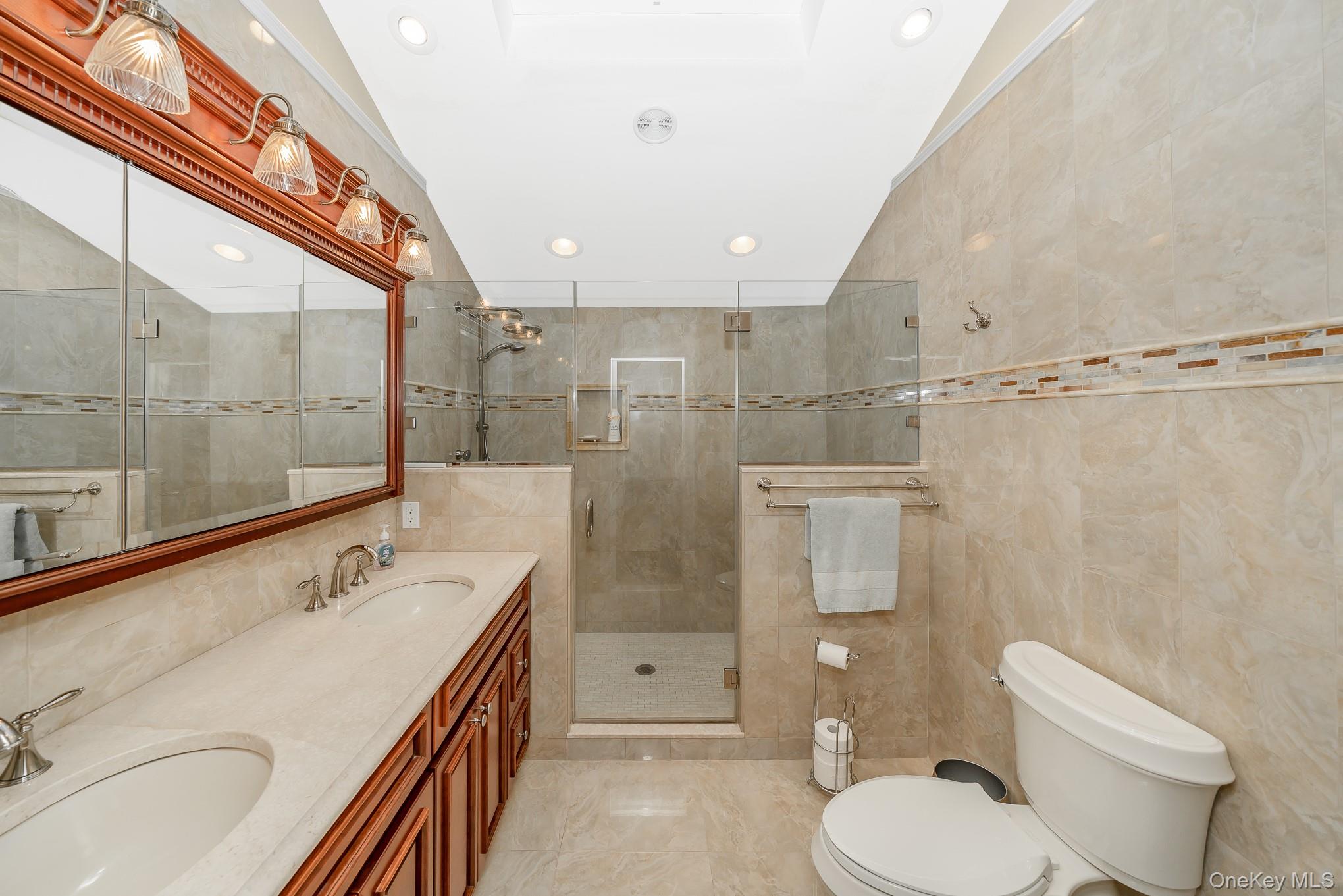 #18 photo, 43 Duck Lane, West Islip , NY 11795