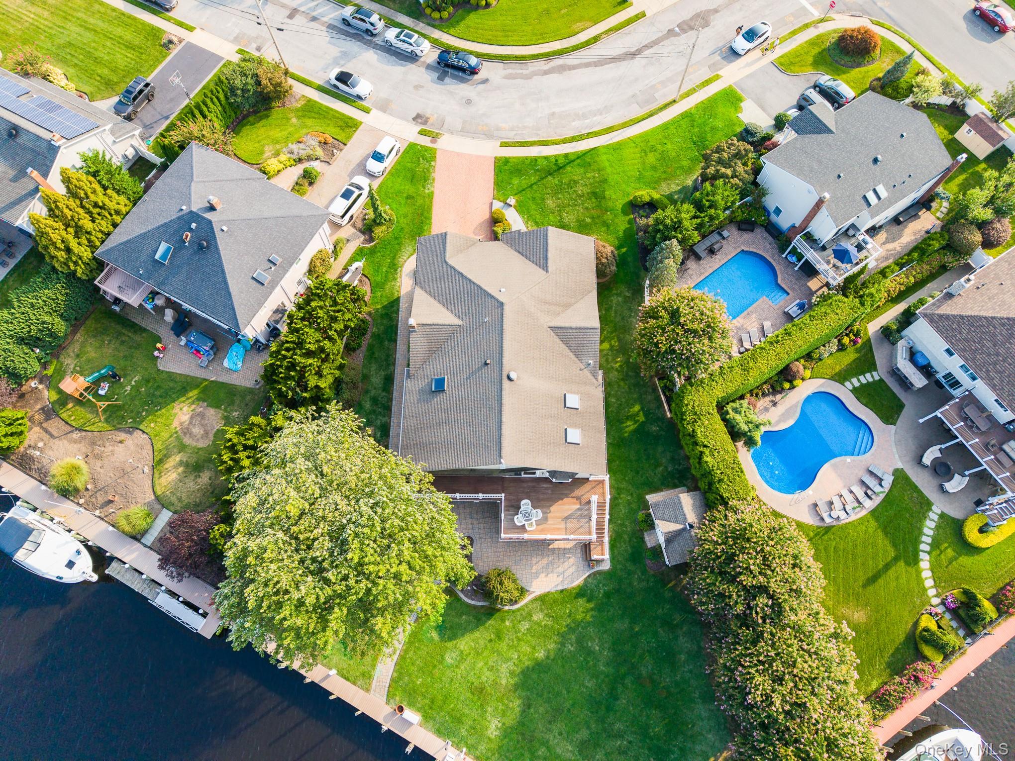 #4 photo, 43 Duck Lane, West Islip , NY 11795