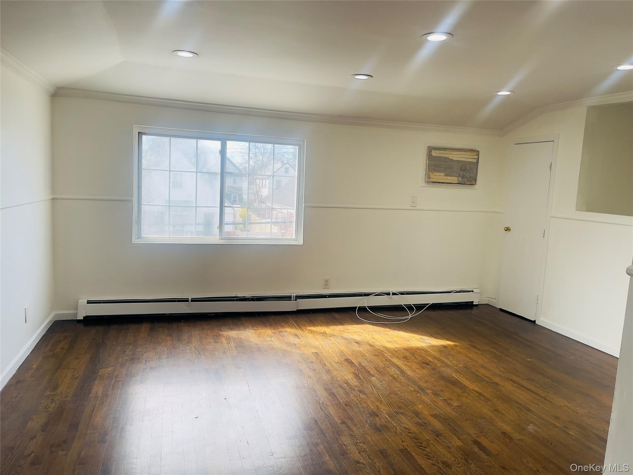 #2 photo, 104-59 214th Street, クイーンズ区 Queens Village , NY 11429