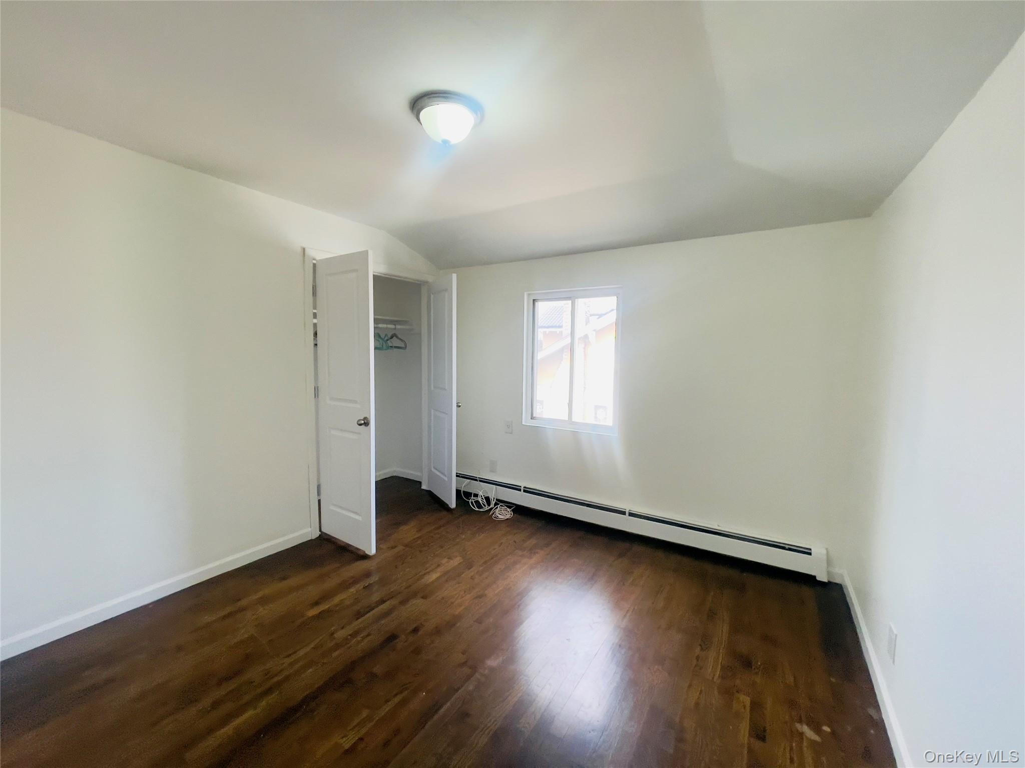 #3 photo, 104-59 214th Street, クイーンズ区 Queens Village , NY 11429