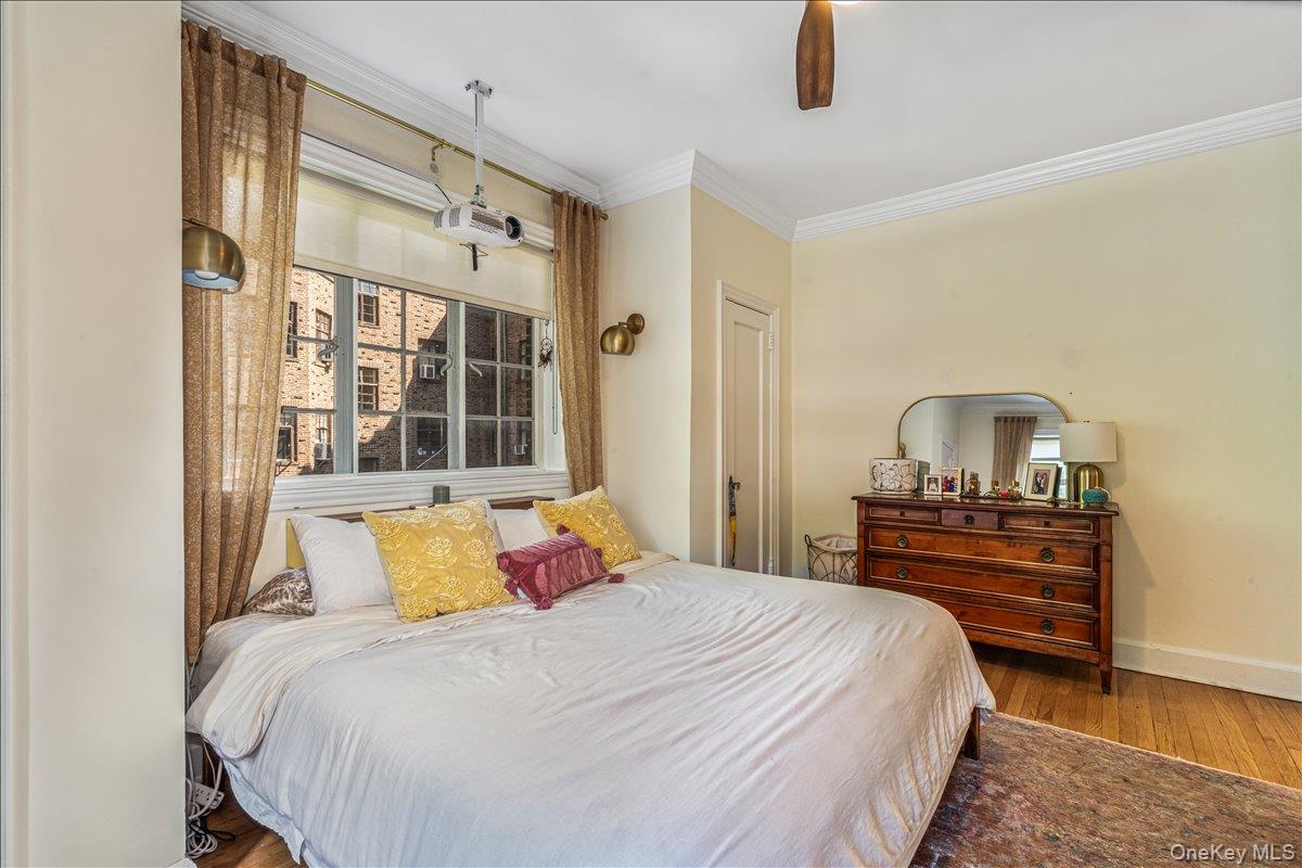 #11 photo, 38-30 Douglaston Parkway, クイーンズ区 Douglaston , NY 11363