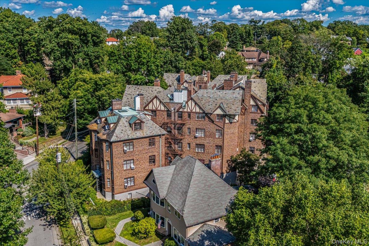 #18 photo, 38-30 Douglaston Parkway, クイーンズ区 Douglaston , NY 11363