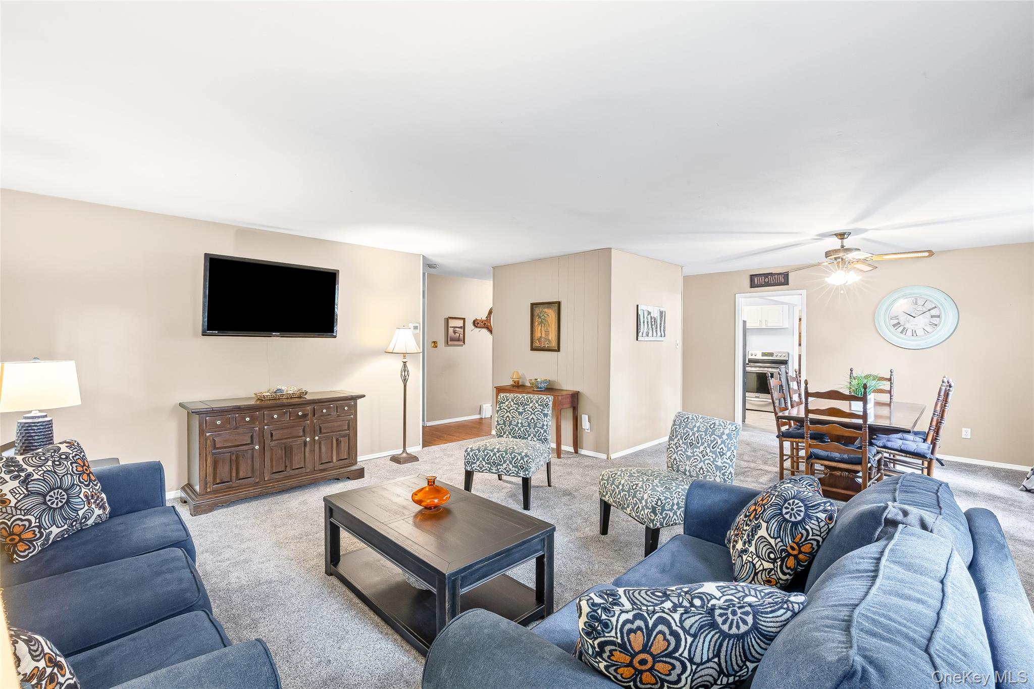 #10 photo, 10 Welbourn, Coram , NY 11727