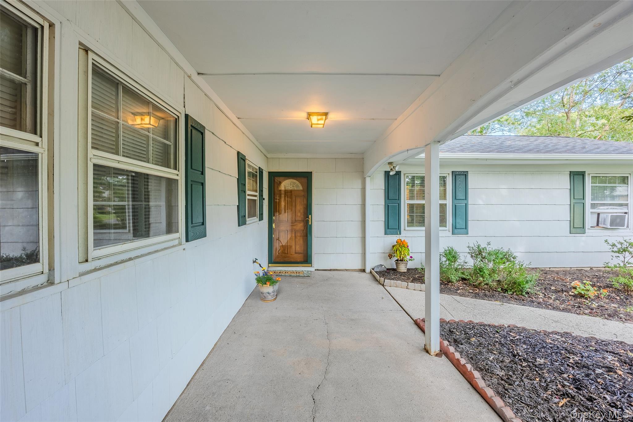 #6 photo, 10 Welbourn, Coram , NY 11727