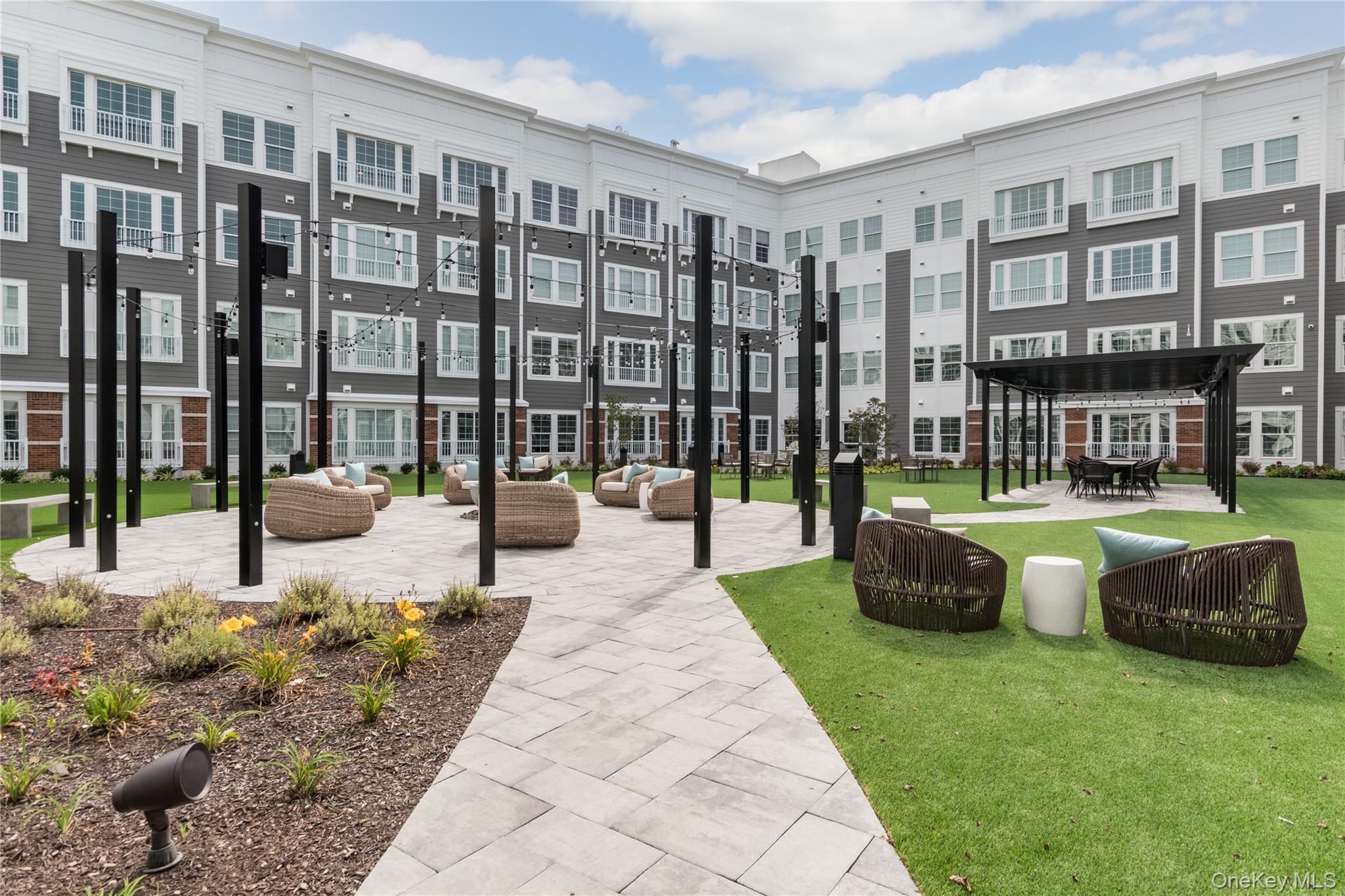 #3 photo, 75 E Hoffman Avenue, Lindenhurst , NY 11757