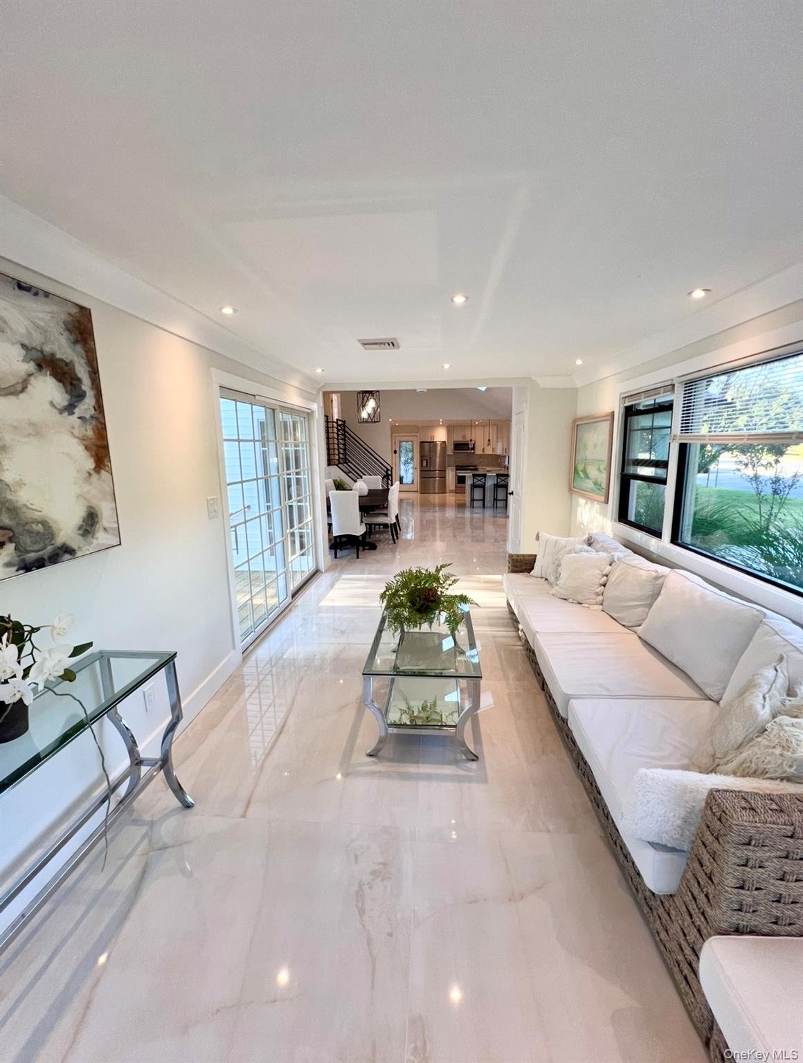 #11 photo, 566 Locust Avenue, Oakdale , NY 11769