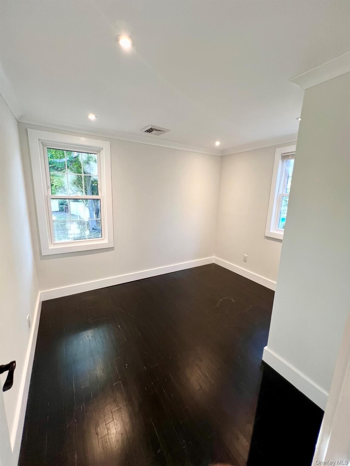 #16 photo, 566 Locust Avenue, Oakdale , NY 11769