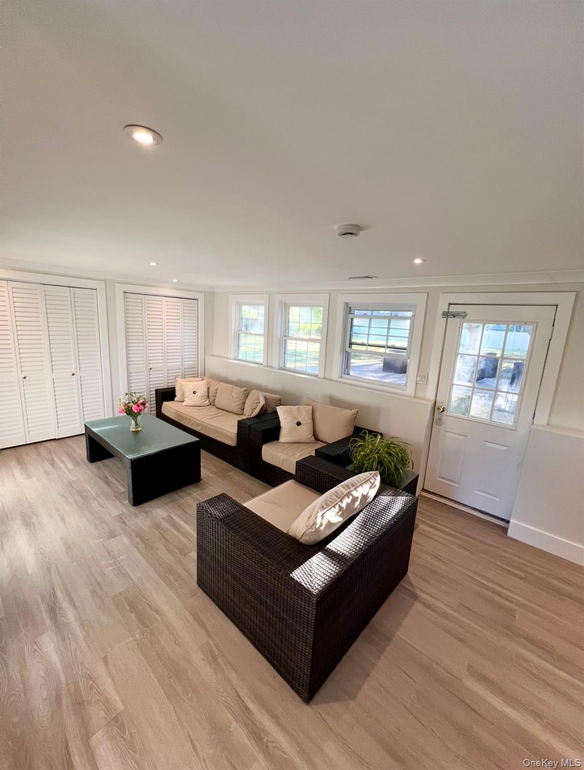 #19 photo, 566 Locust Avenue, Oakdale , NY 11769