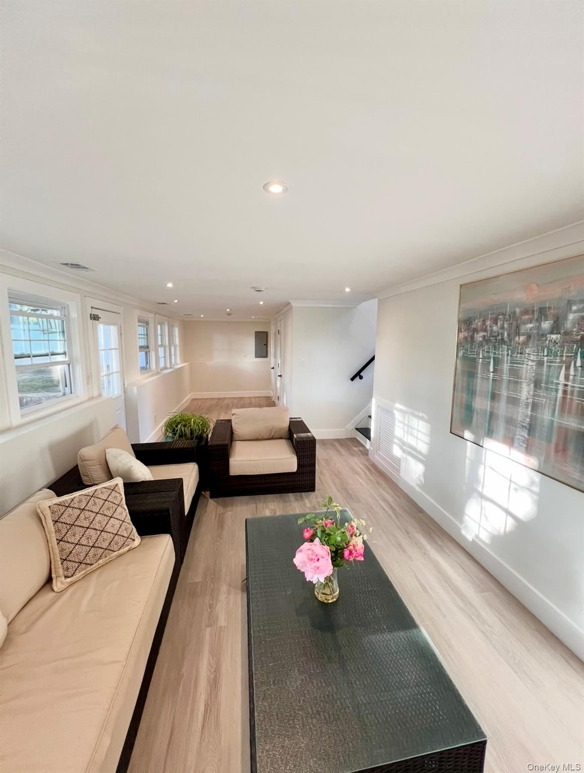 #20 photo, 566 Locust Avenue, Oakdale , NY 11769